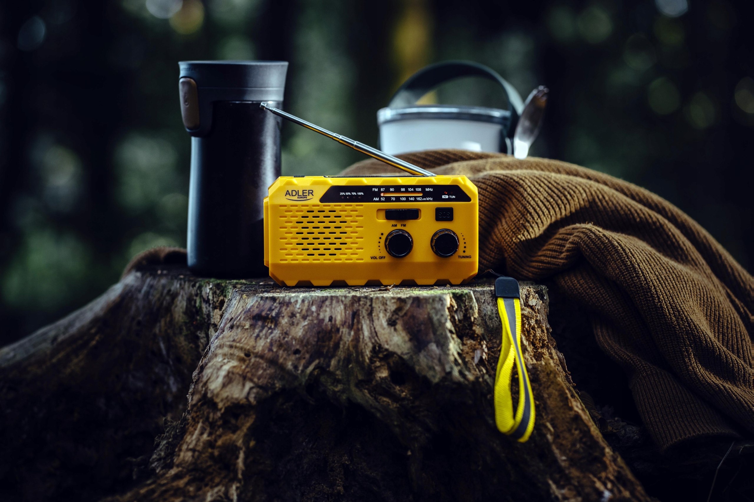 Radio Solarne AD 1197 z Korbką, Latarką i Powerbankiem