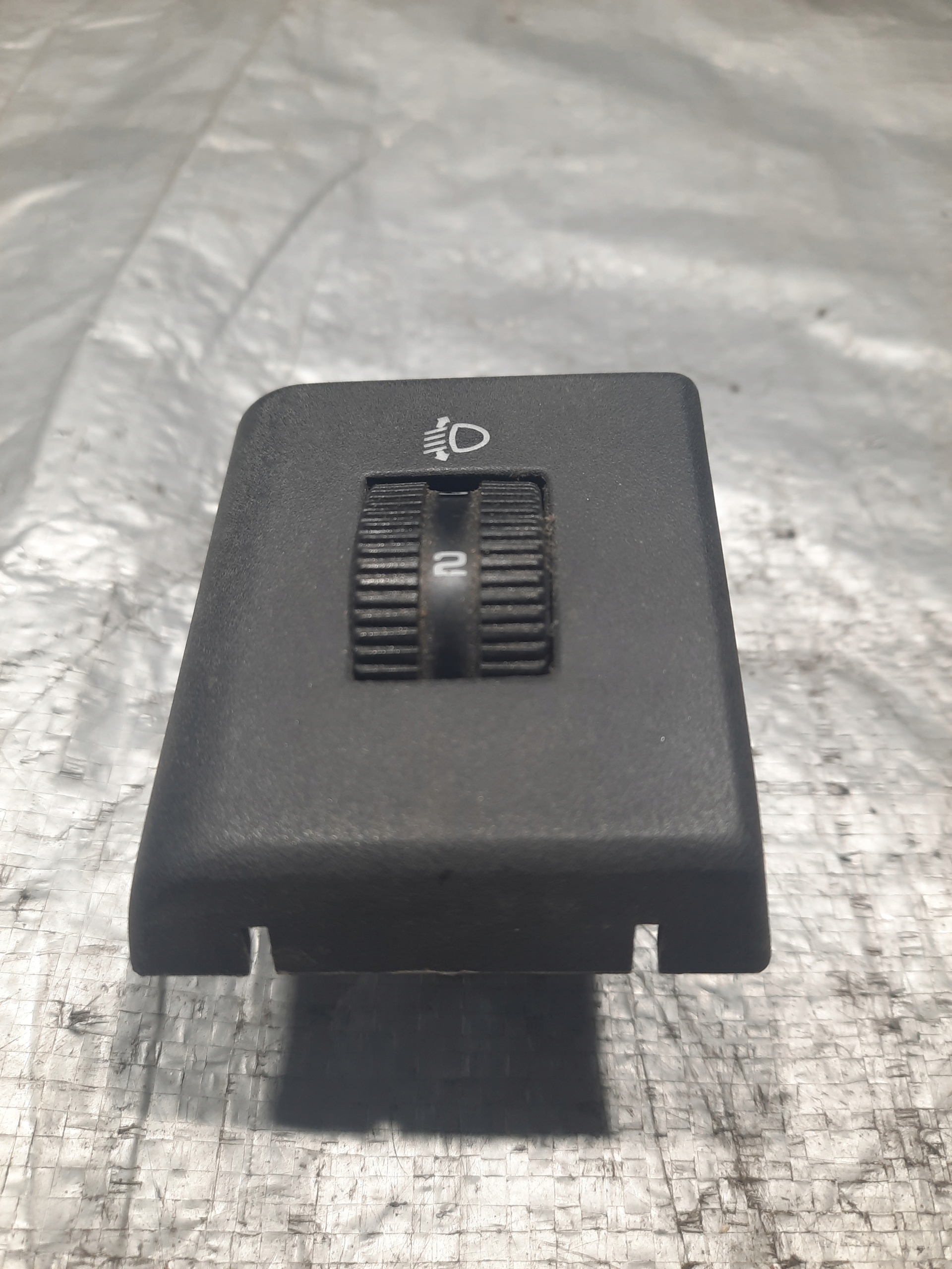 switch control of the lights VW POLO