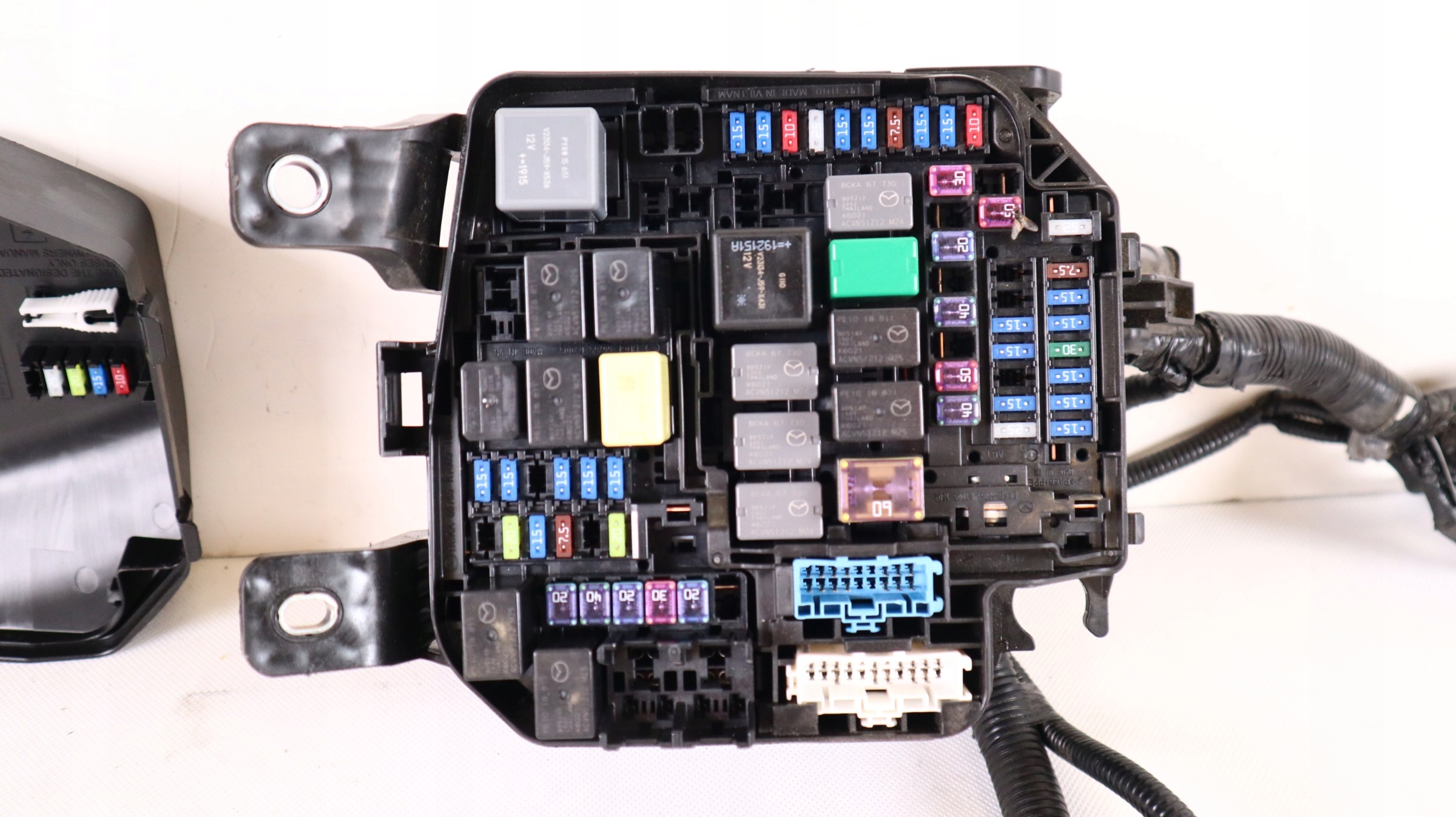 mazda CX-30 2.0 гибрид блок предохранителей