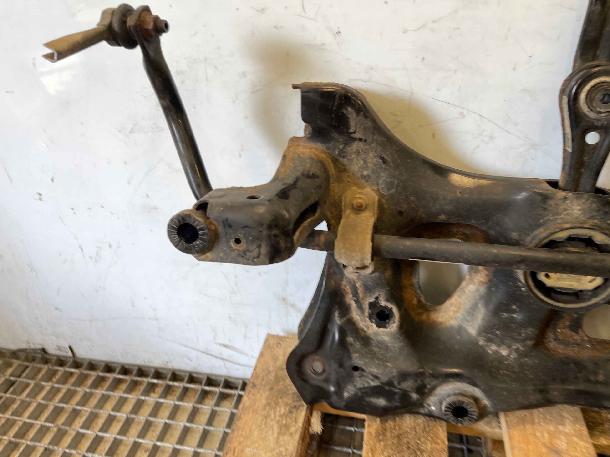 subframe axle beam sider front 5Q0199315Q OCTAVIA III 5E LEON III 5F VW GOLF VII