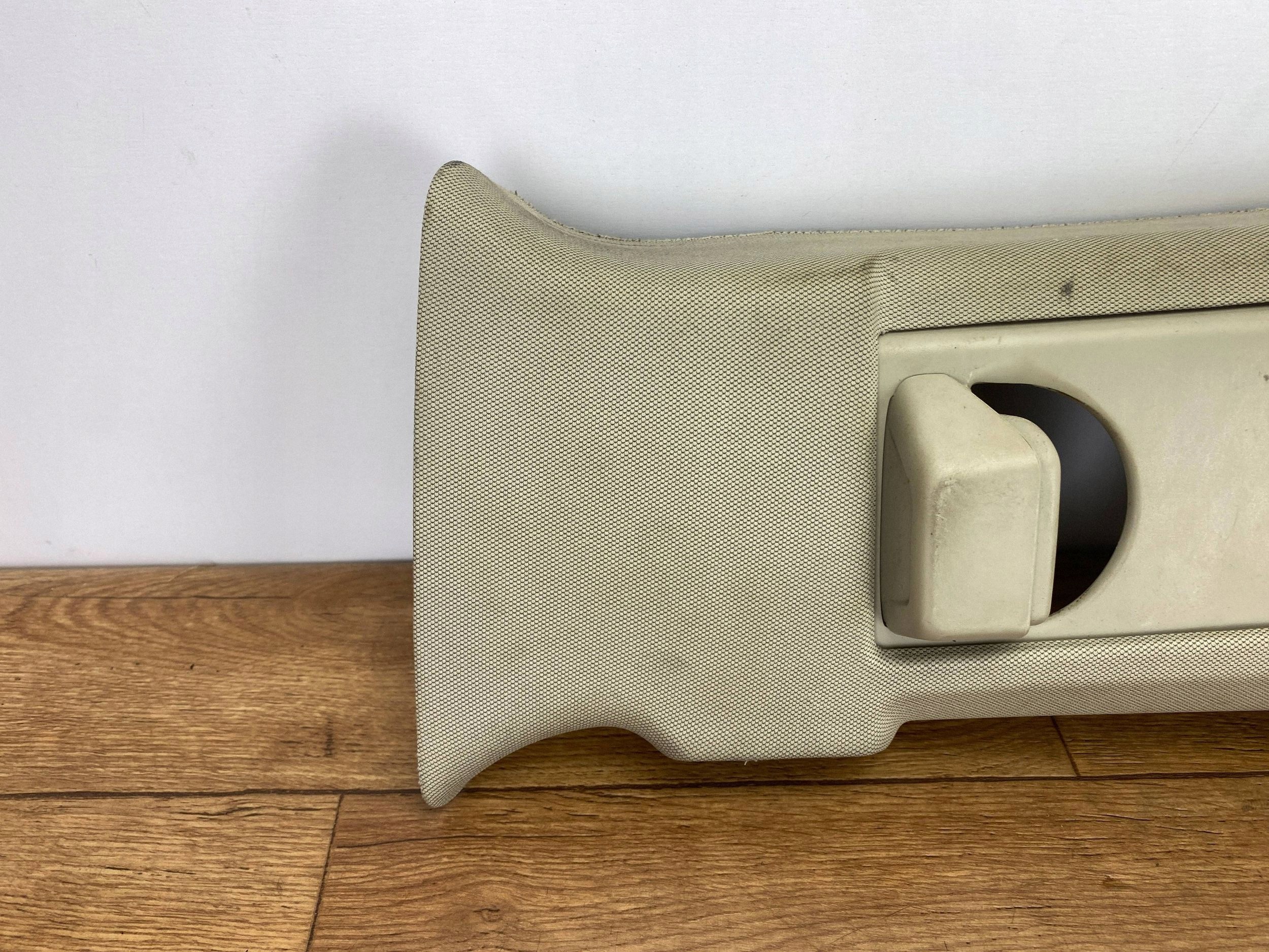 cover slupka B upper Cadillac Escalade IV 2015+