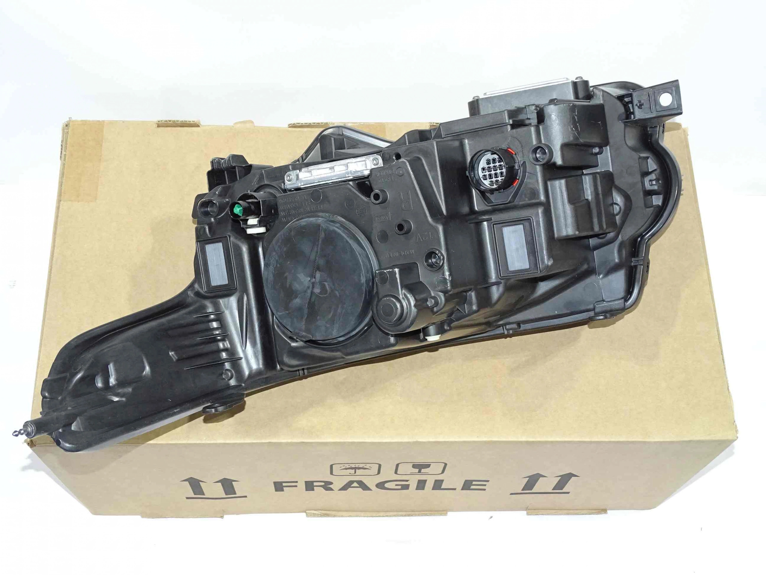 lampa BI XENON EU 8 PIN RANGE ROVER L405 2013-17 Typ samochodu Samochody osobowe