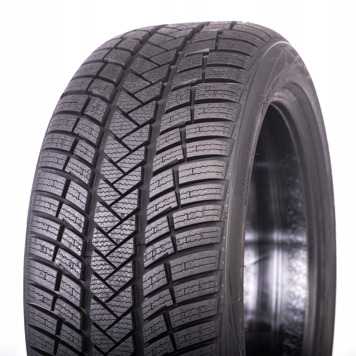 1x OPONA ZIMOWA 235/45R18 Vredestein Wintrac Pro