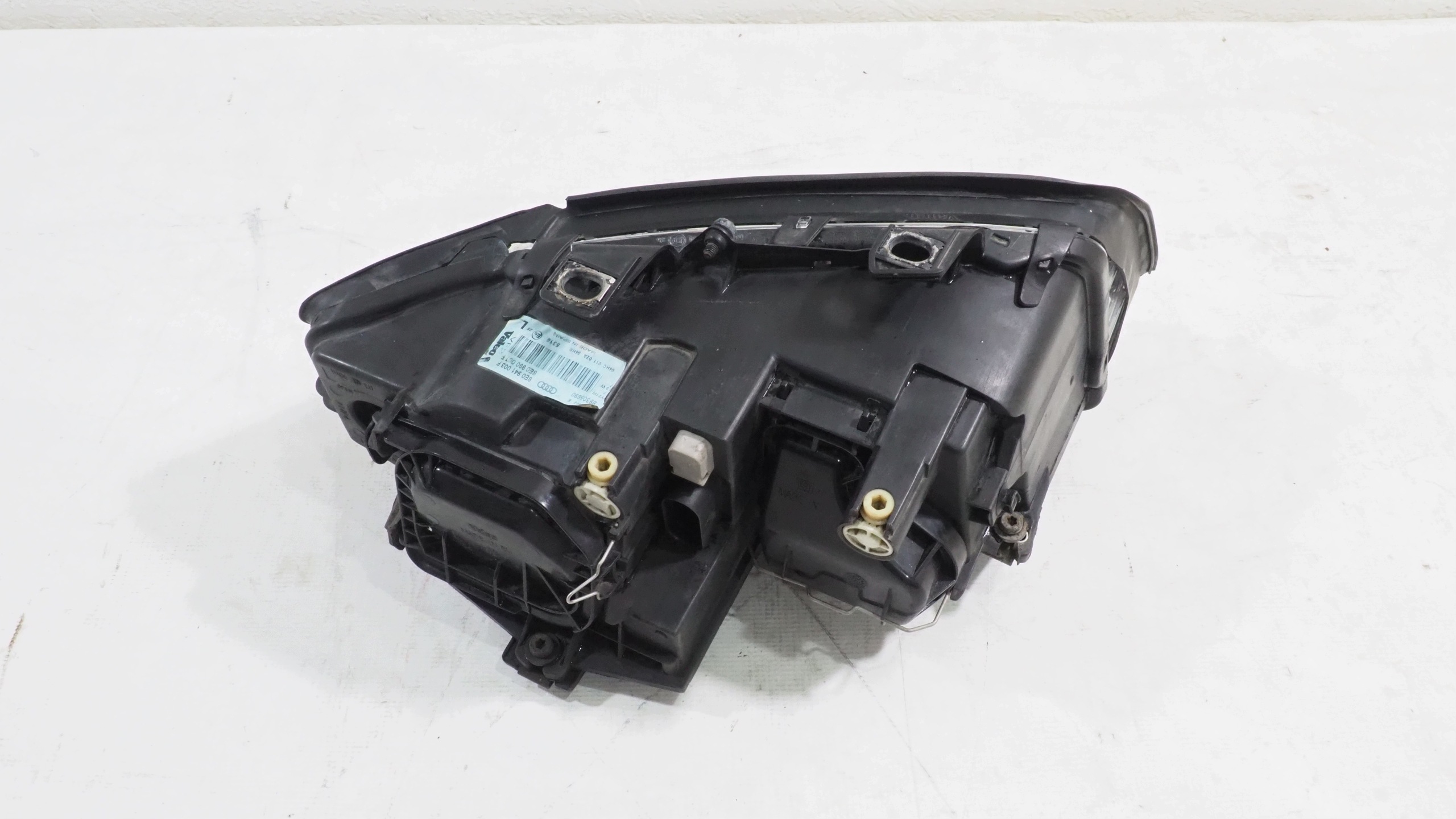 Audi A4 B6 light left front 8E0941003F