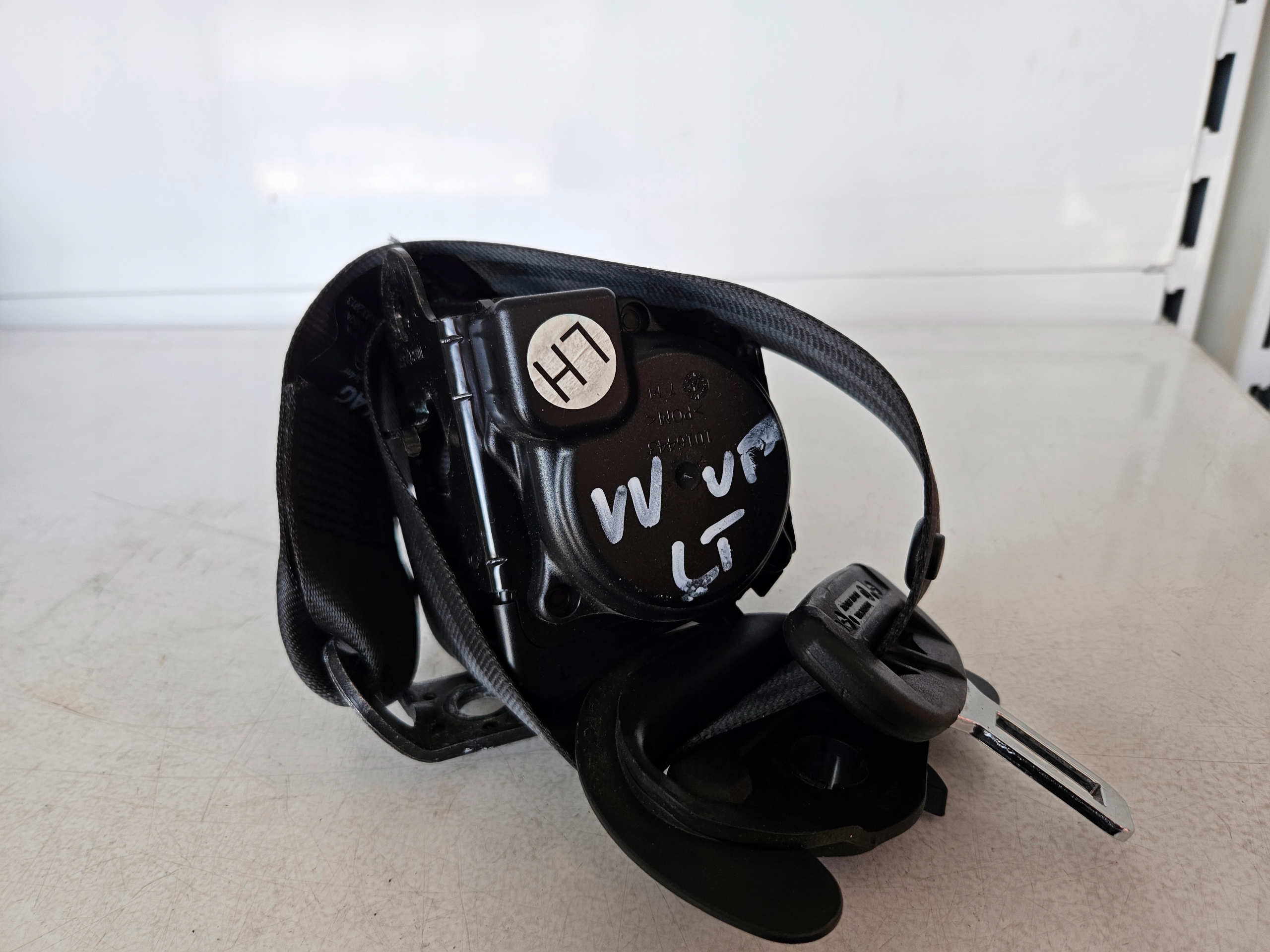 vw UP ремень безопасности 1S0857805B