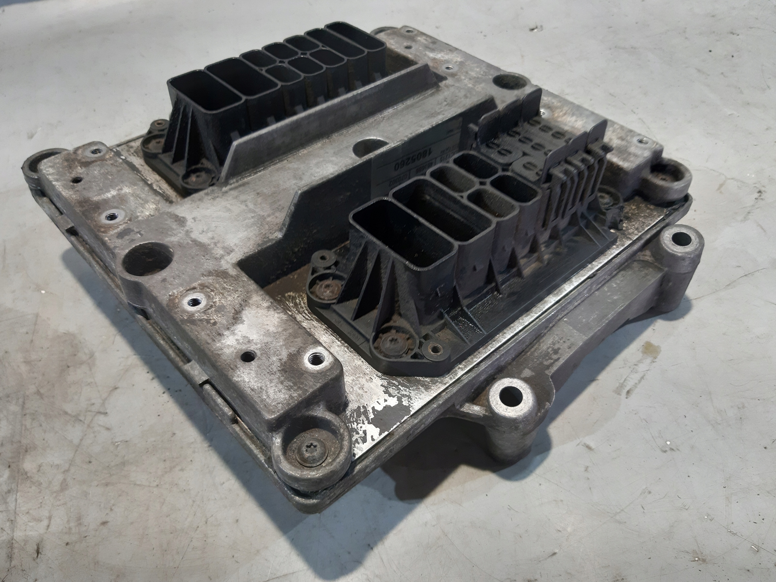 computer control unit of the engine Scania R 420 OE 1805260 DC1215