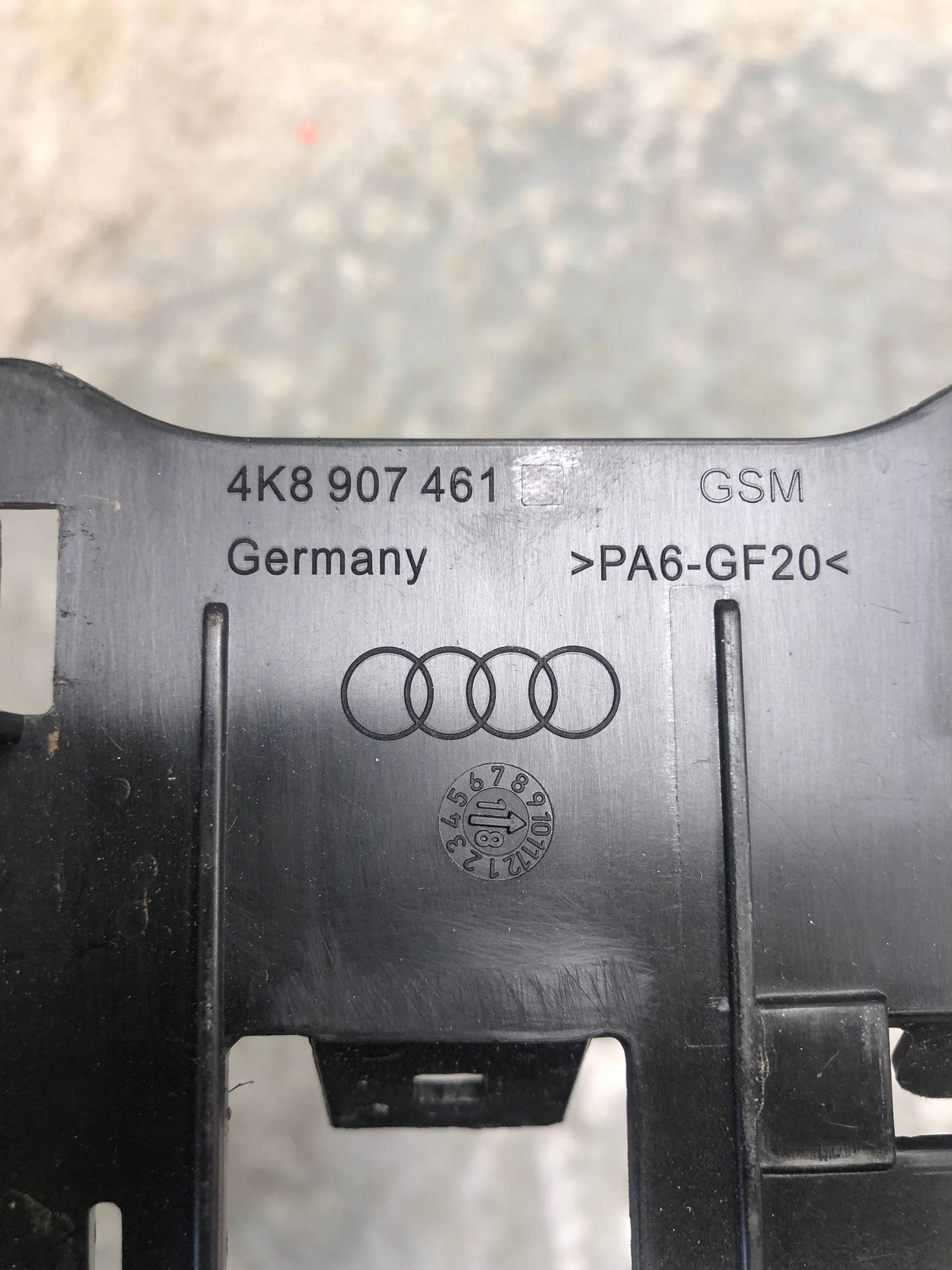 console holder RADARU left rear part AUDI A7 4K8907461