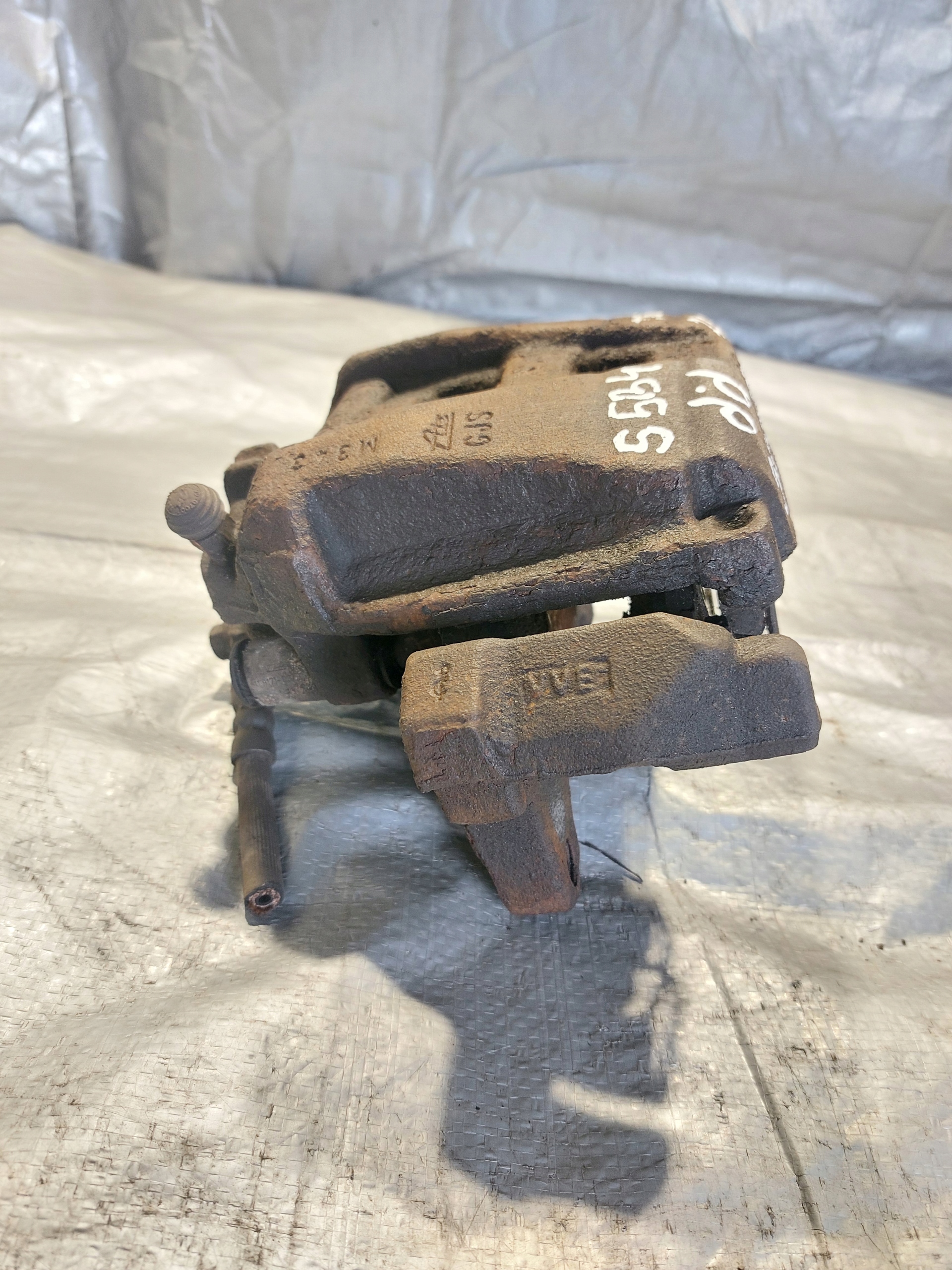 caliper brake right front TIGUAN and 1.4