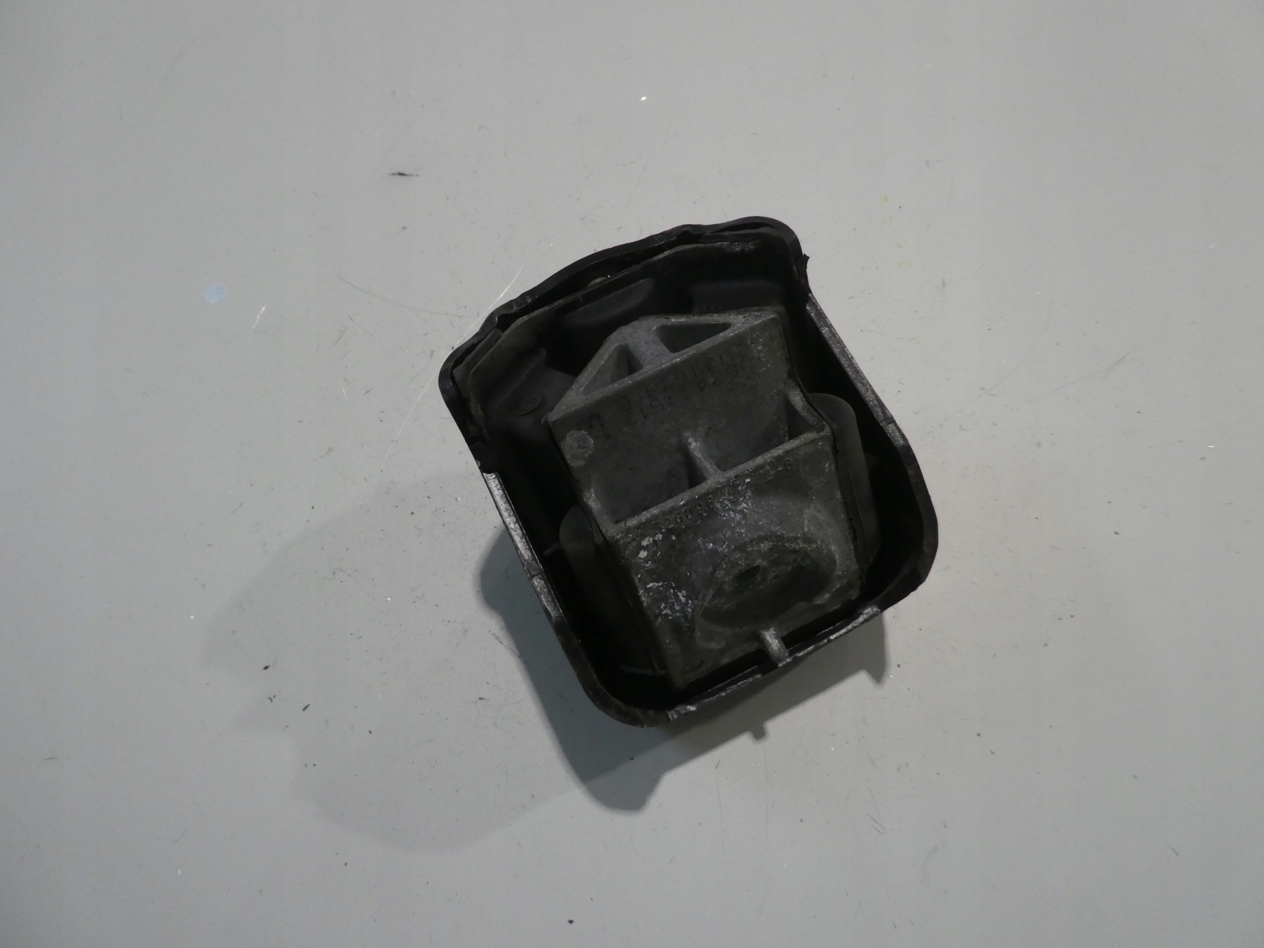 MERCEDES W639 SPRINTER 906 engine mount A9062411513
