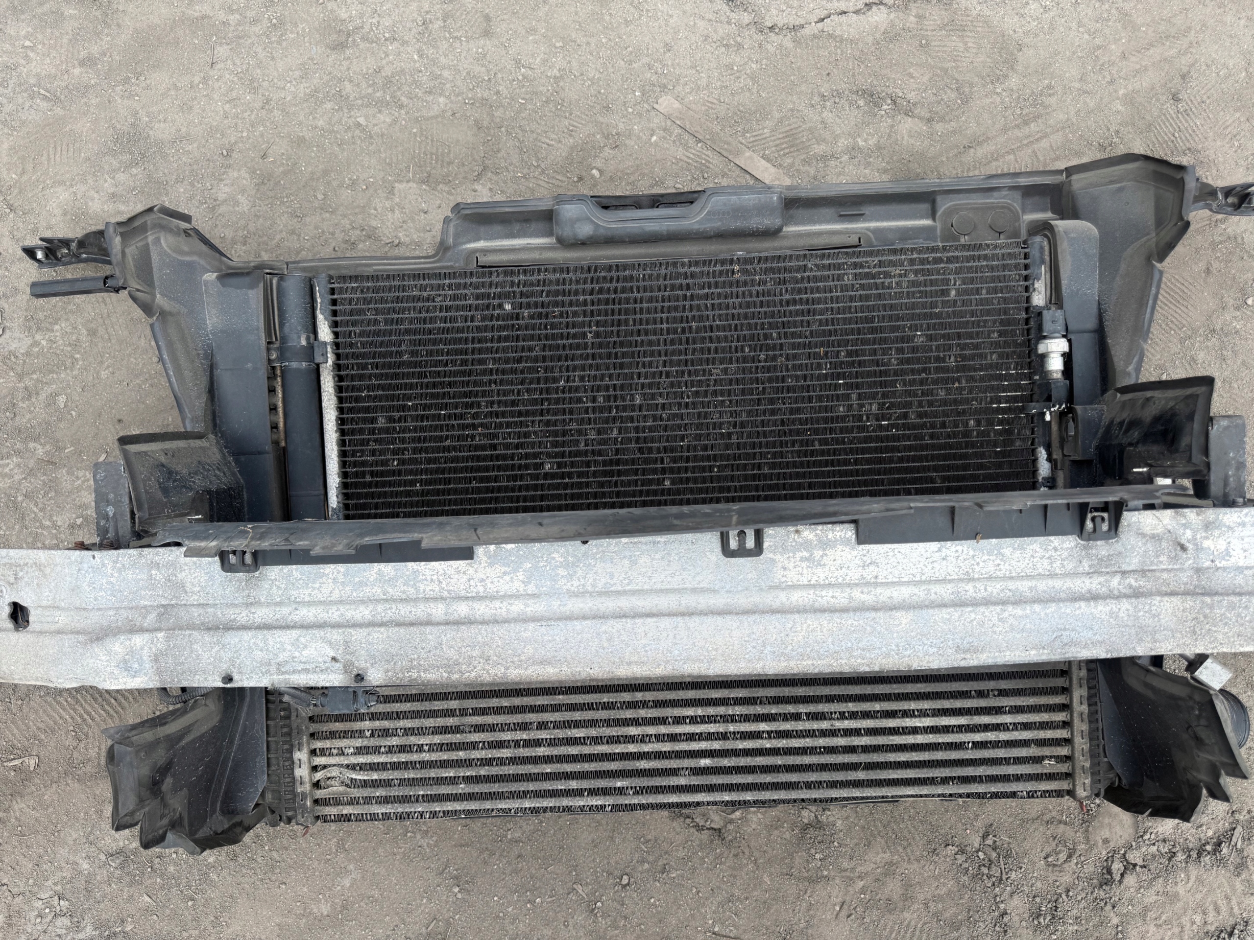 AUDI Q5 8R 2.0 TDI support panel for radiators pillar radiator fans