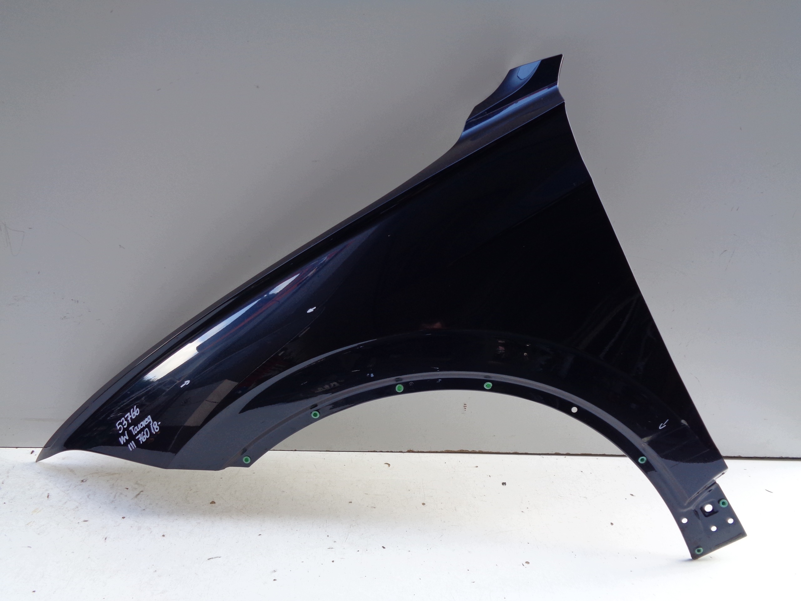 fender left front VW TOUAREG III 760 18- NR 53766