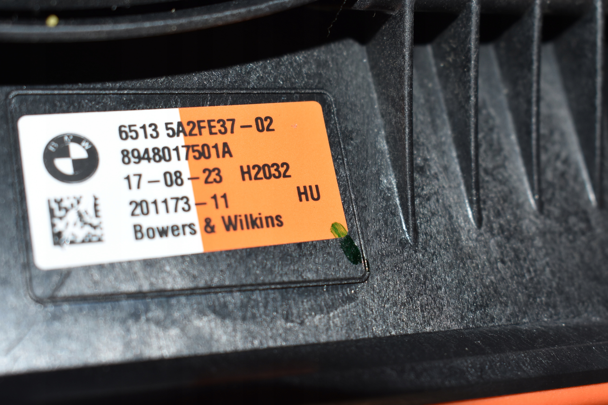 IDEALNY speaker BOWERS WILKINS left BMW G70 G60 1