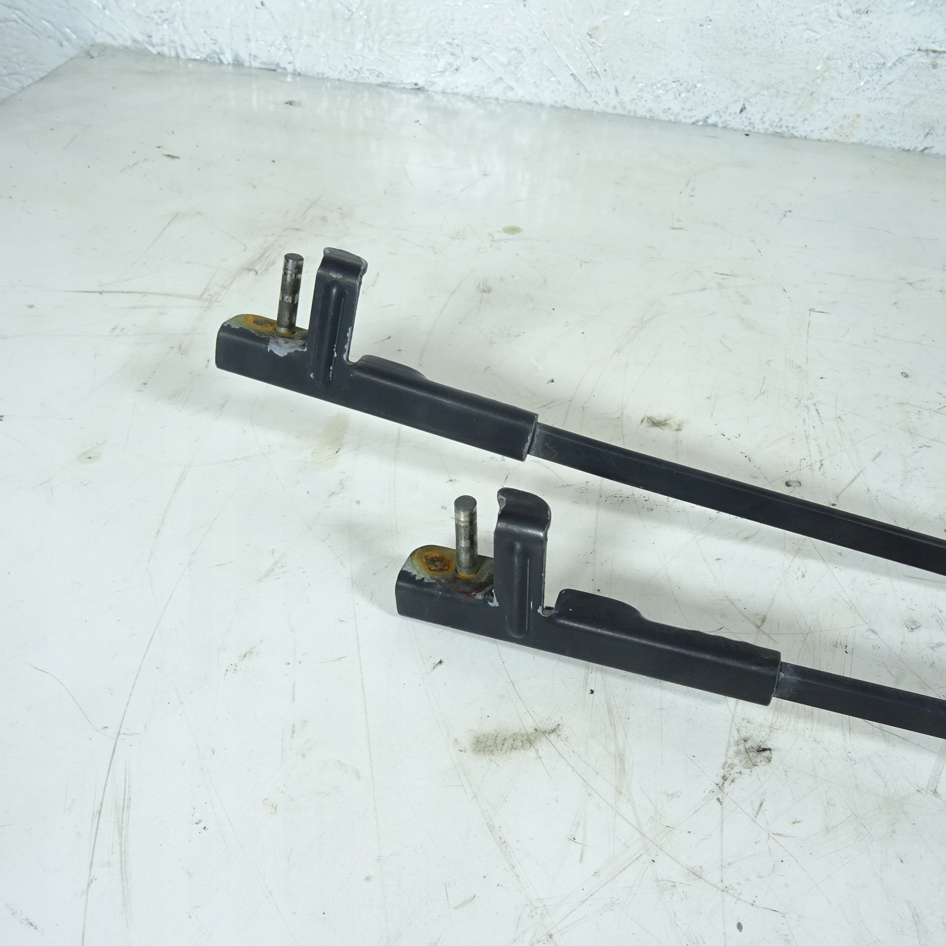 SKODA OCTAVIA II wiper arm front 1Z1955410A