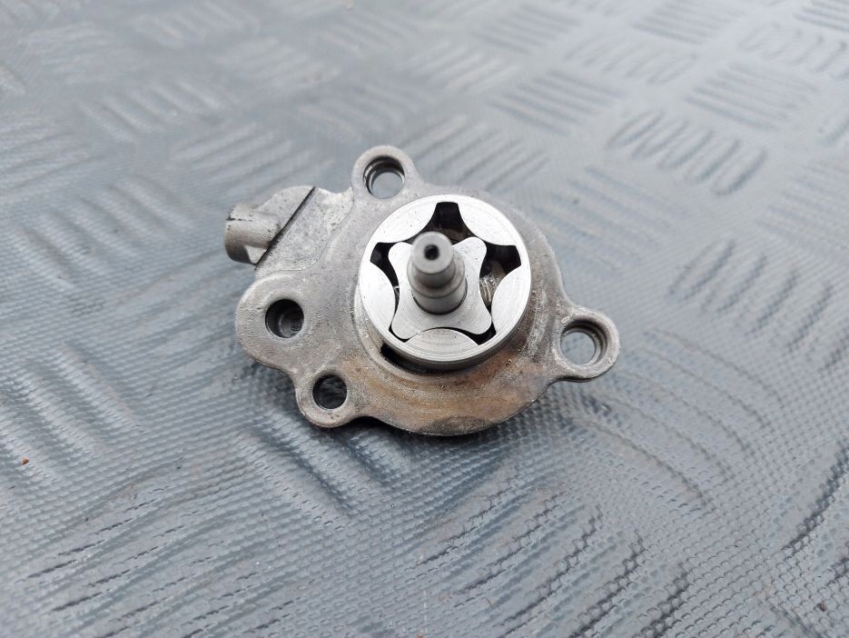 HUSQVARNA TC 250 ТЭ МАСЛЯНЫЙ НАСОС