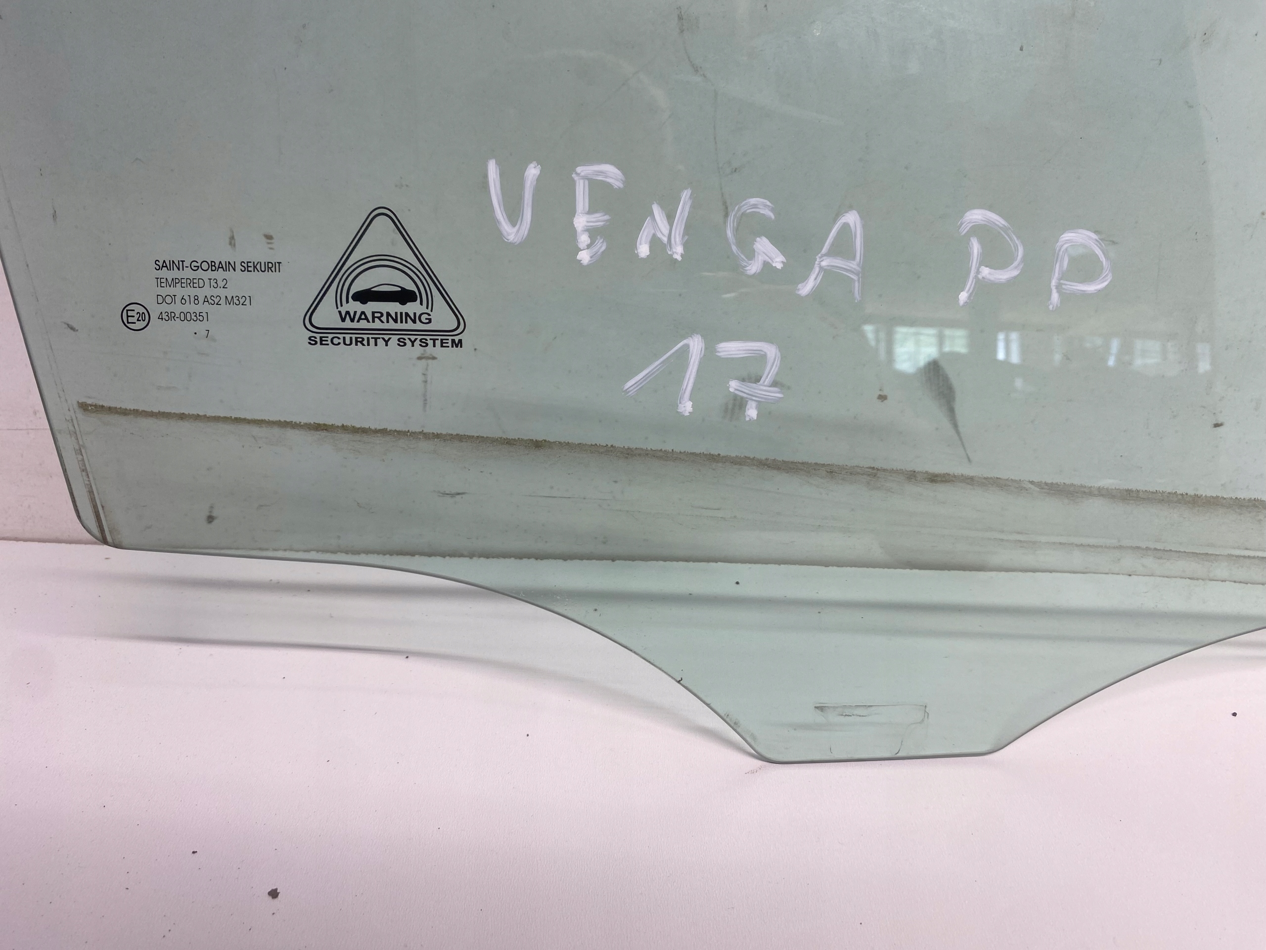 KIA VENGA SZYBA PRAWA PRZEDNIA 10-19 17 ROK Producent części Kia OE