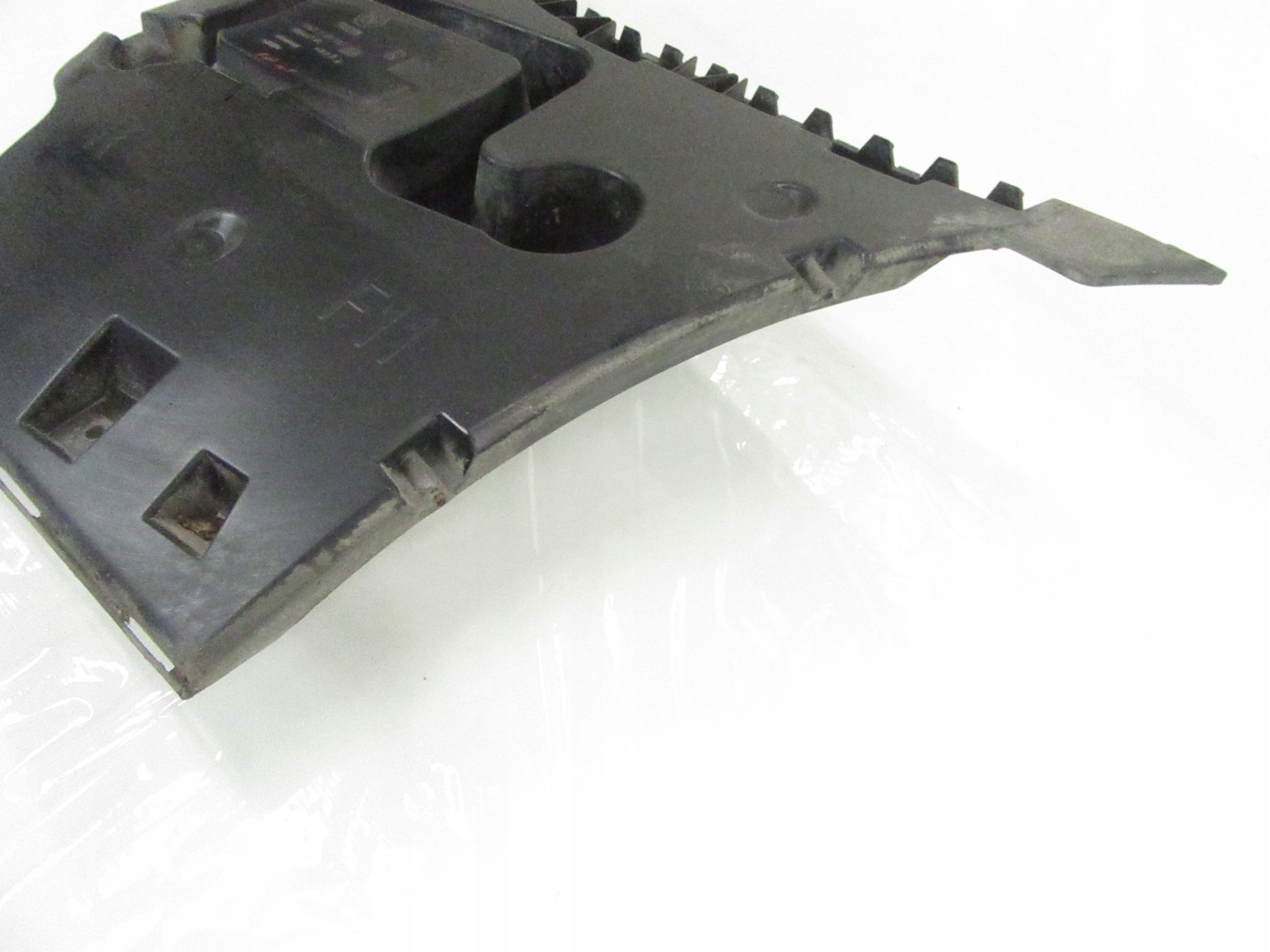 console bracket holder bumper bracket right rear part BMW F11 KOMBI