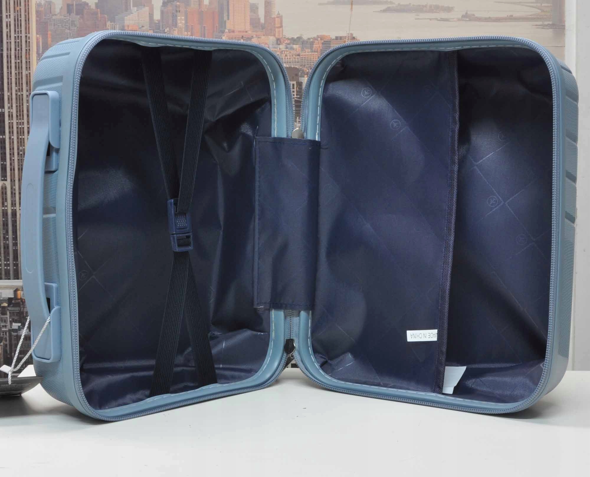 ZEST PP01 LIGHT BLUE TWARDA WALIZKA/KOSMETYCZKA R.14 CALI Kolor niebieski