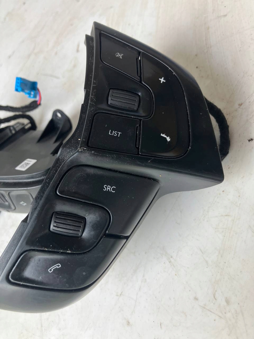PRZYCISKI MULTIFUNKCJA des Lenkrads CITROEN C4 PICASSO II 96777869ZD
