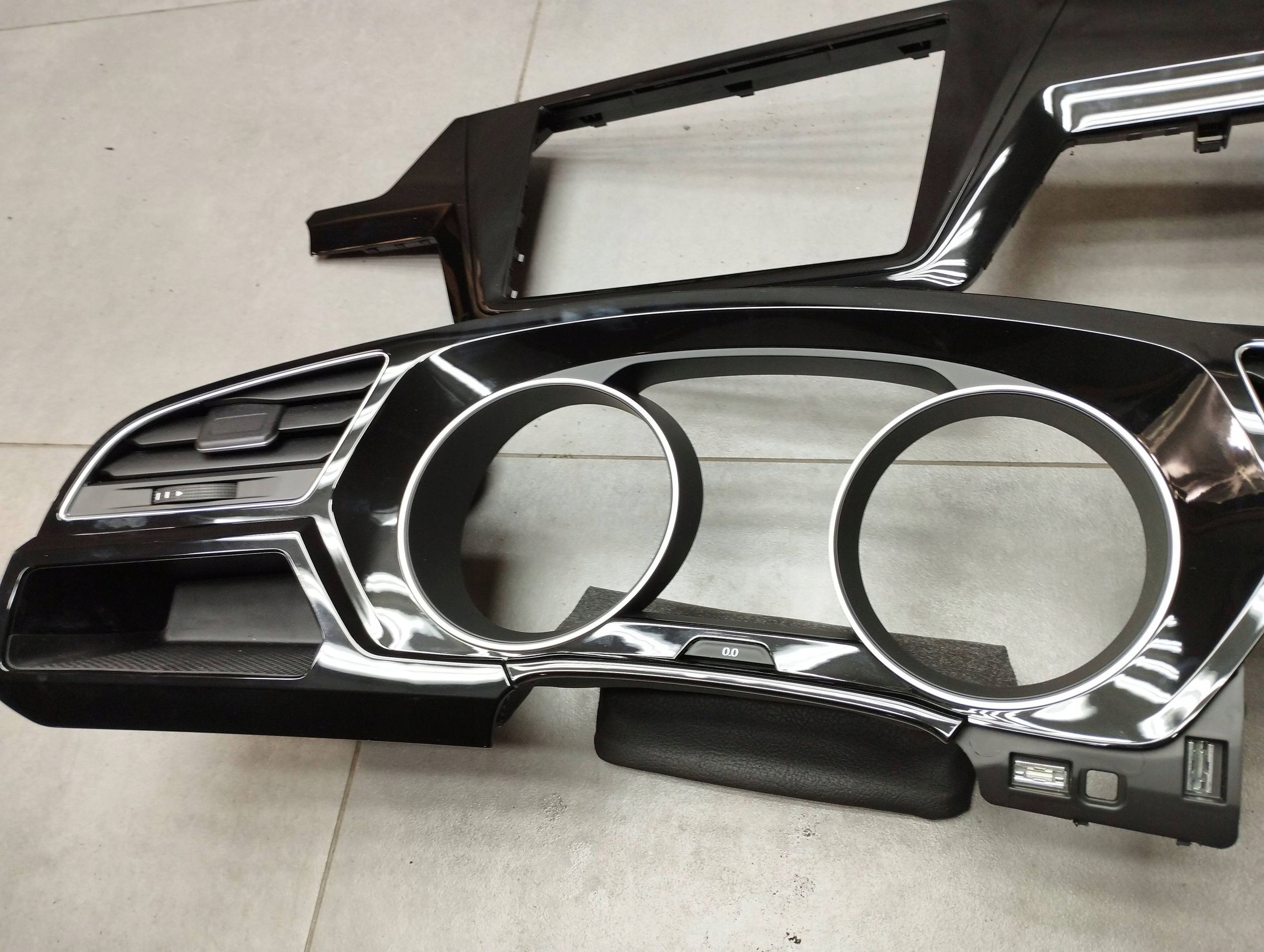 VW Touran III 5T DEKORY PIANO 5tb858416f