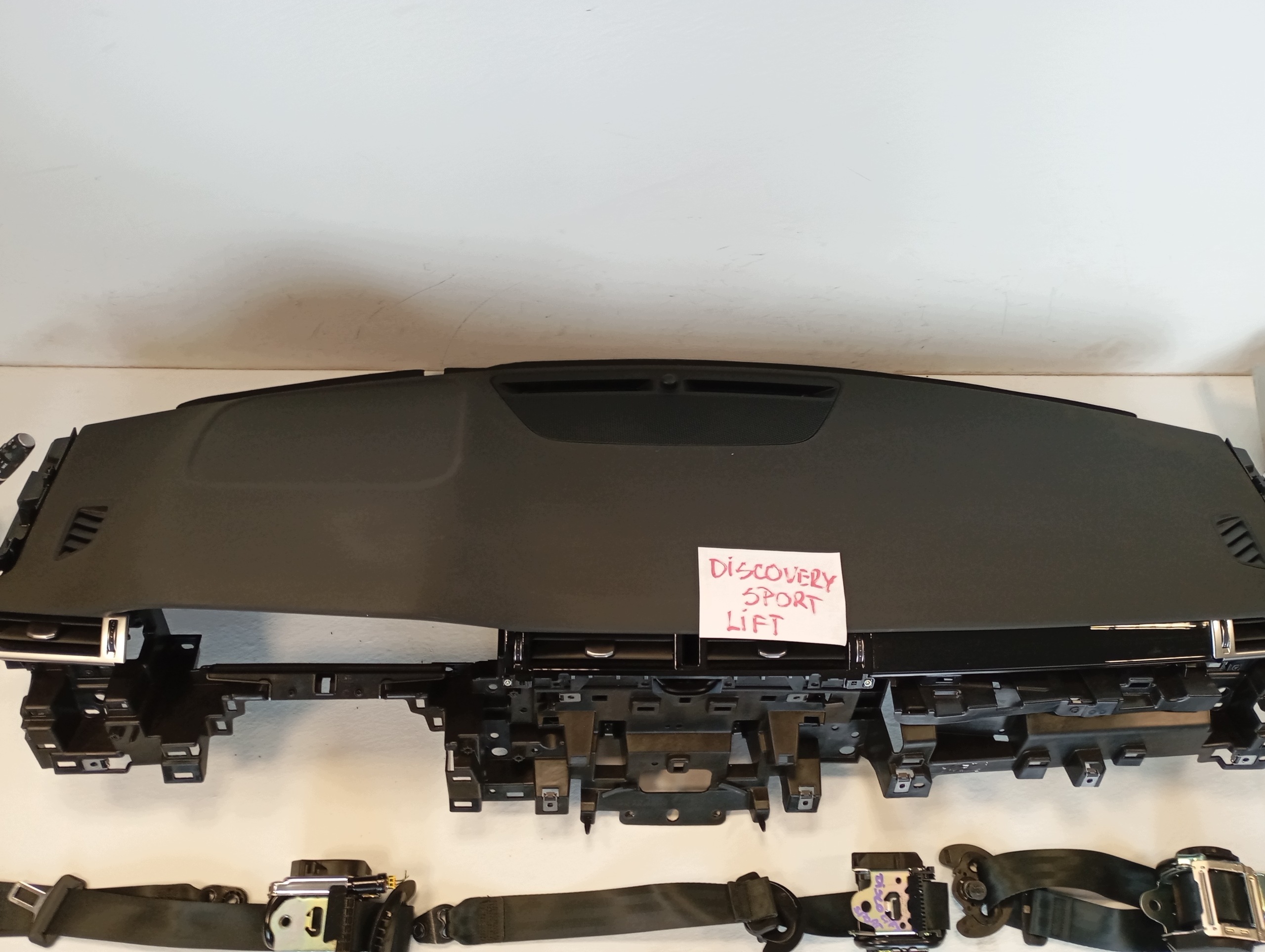 dashboard console pulpit Land Rover Discovery Sport lift