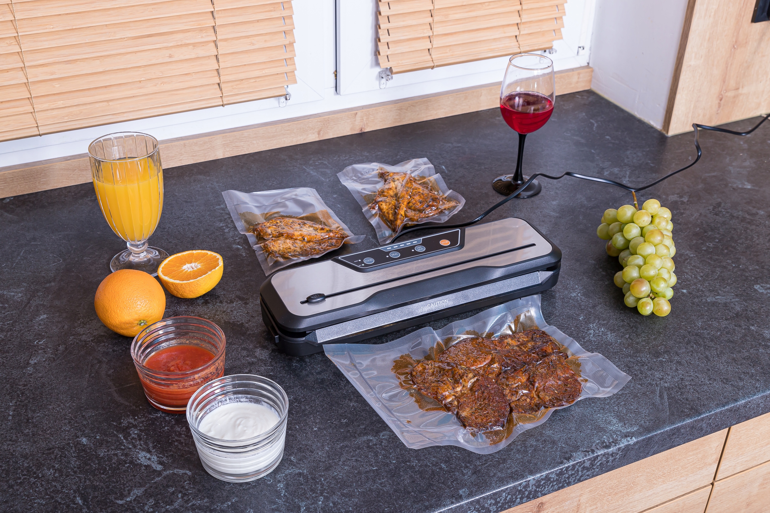 ZGRZEWARKA PRÓŻNIOWA DO FOLII PAKOWARKA ŻYWMNOŚCI 10 WORKI WĘŻYK DO BUTELEK Wydajność pompy 8 l/min