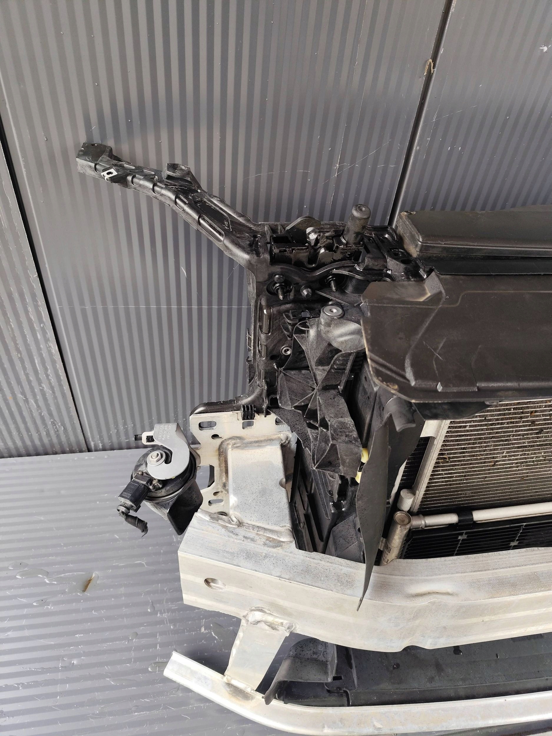 AUDI Q3 II 83A support panel for radiators radiator complete DEMONTAZ