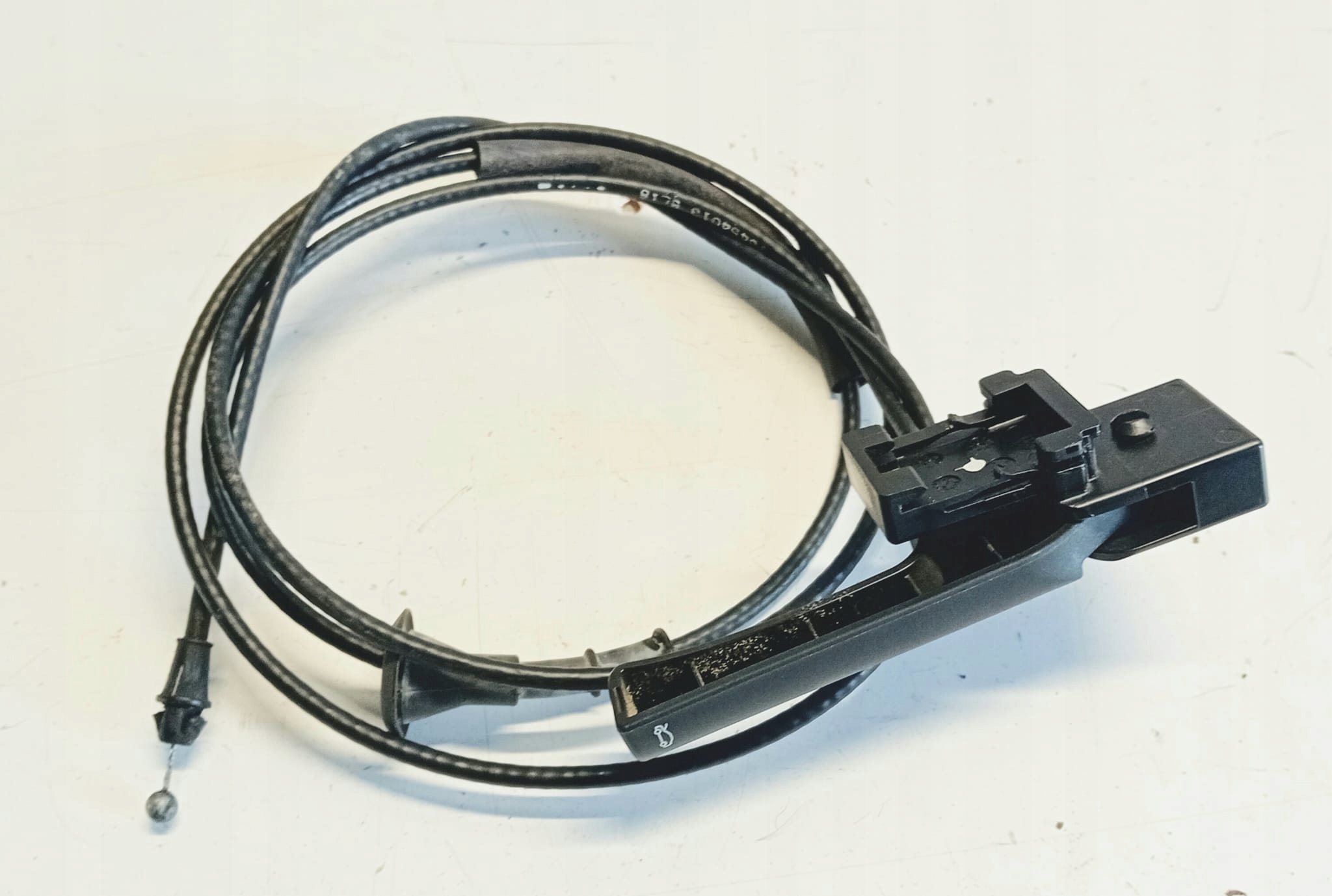 Câble de la serrure du capot OPEL ASTRA V K