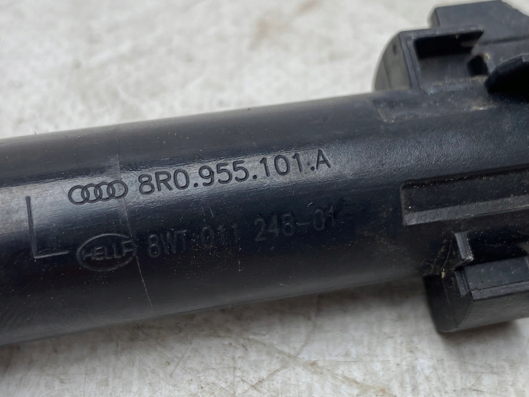 AUDI Q5 8R0 08- washer lights left 8R0955101A