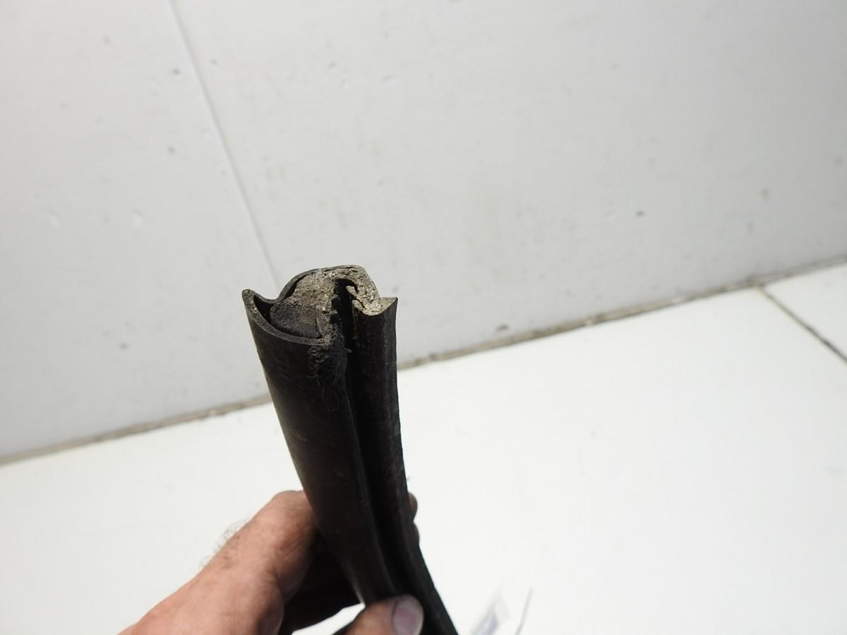 USZCZELKA BŁOTNIKA LEWY TYŁ PORSCHE CAYENNE I Typ samochodu Samochody osobowe