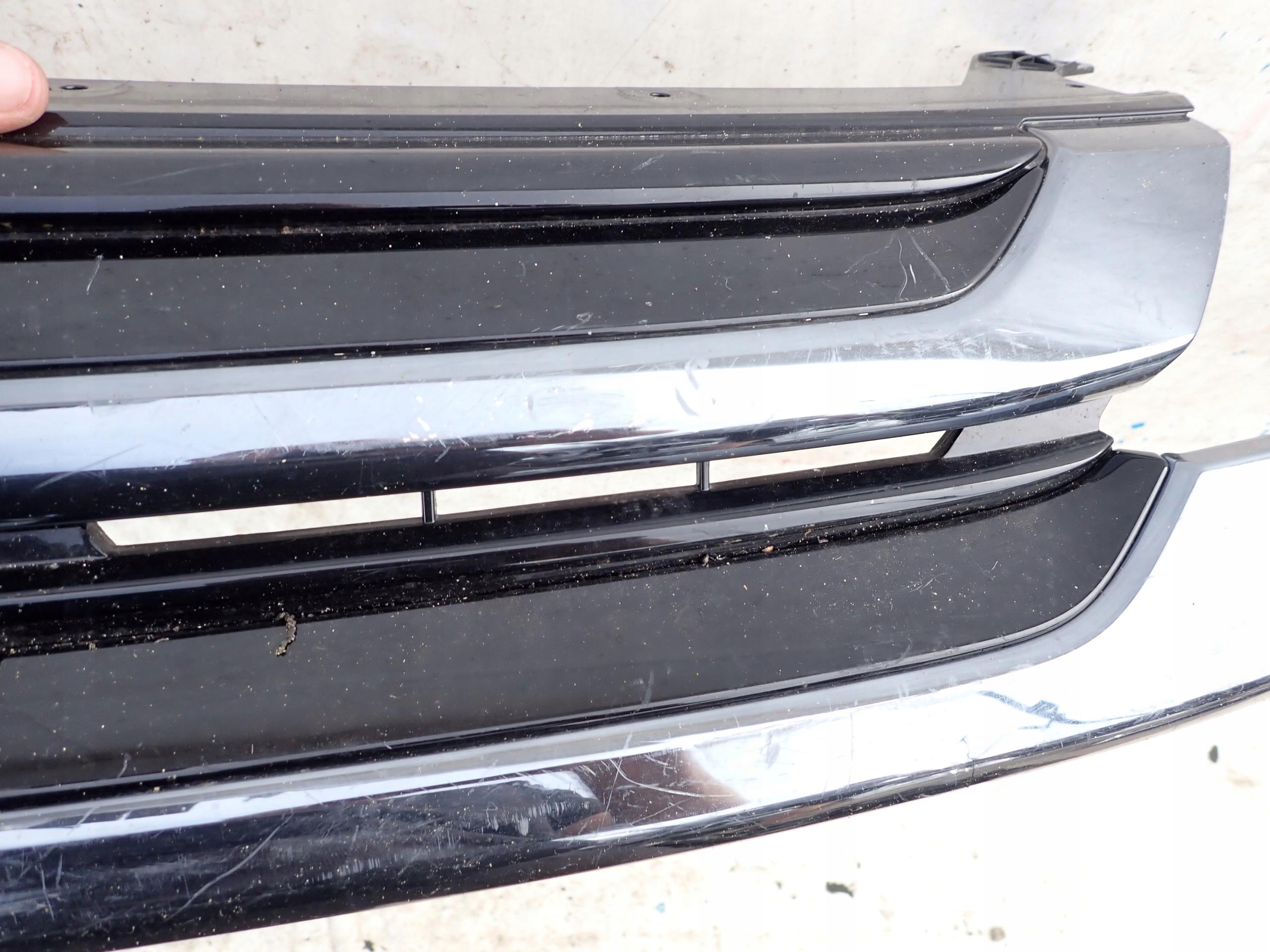MITSUBISHI OUTLANDER III 15-18 grill grille radiator