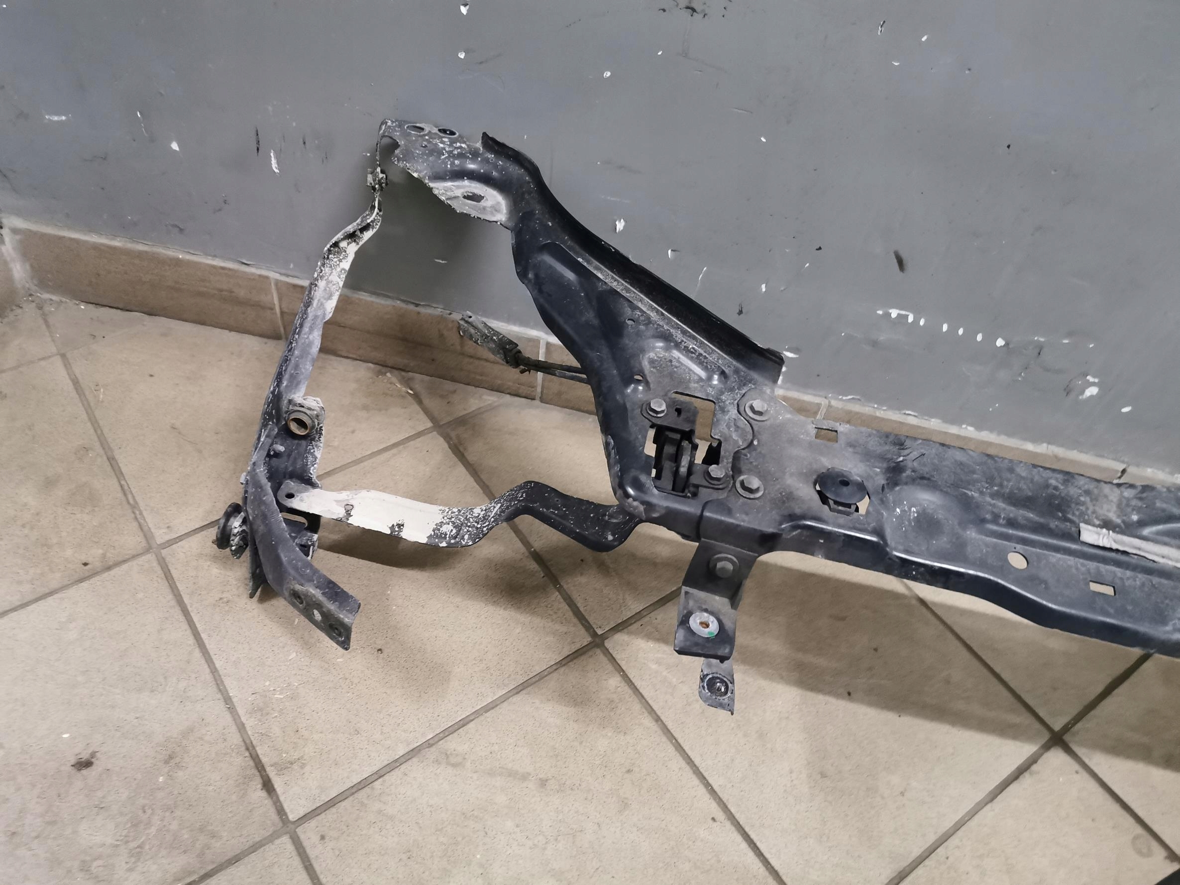 support panel for radiators pillar MERCEDES C-KLASA W204 LIFT