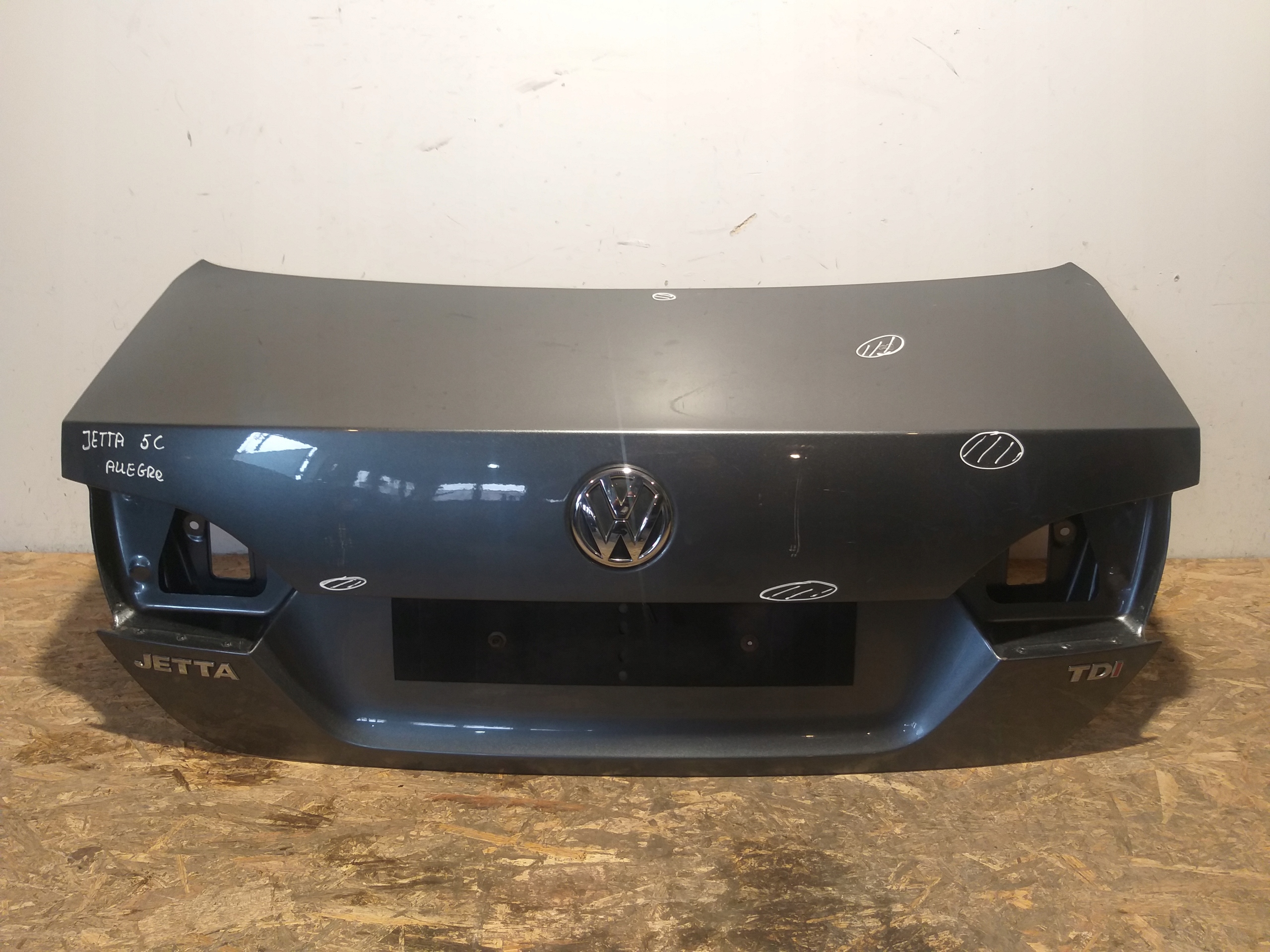 boot door Volkswagen Jetta 5C 10