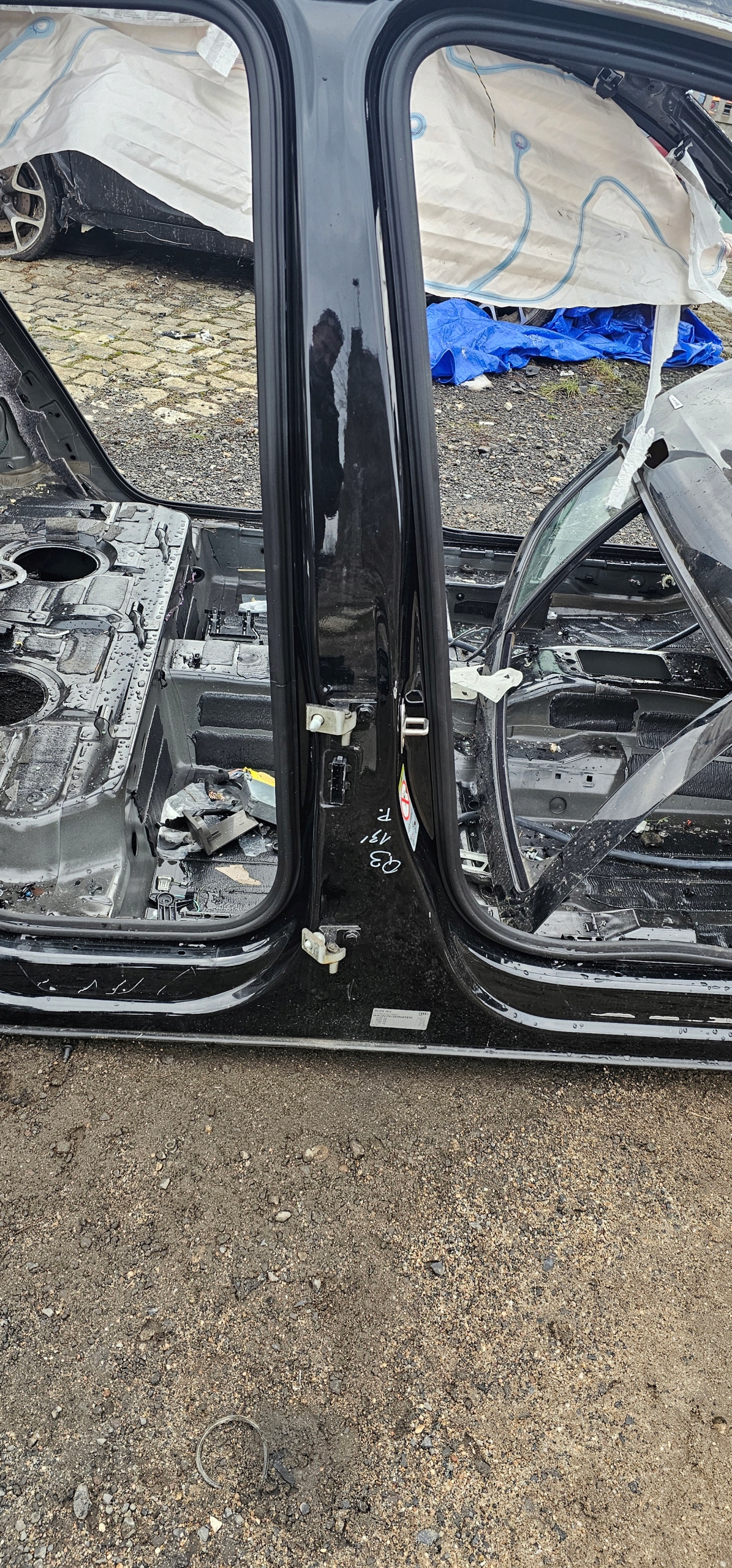 Audi Q3u ПОРІГ СТІЙКА ПРАВИЙ ЦЕНТРАЛЬНИЙ СТІЙКА B 2013 R