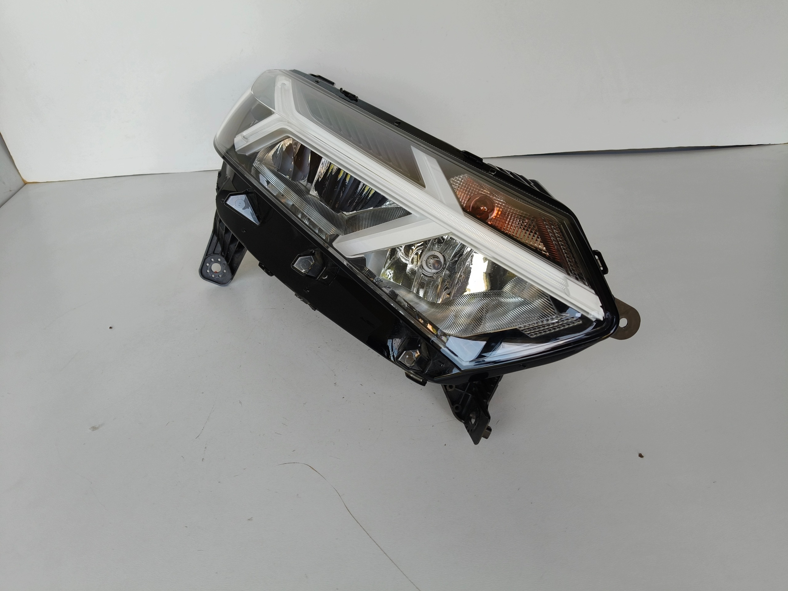light right REFLEKTOR DACIA SANDERO III 20- LOGAN JOGGER FULL LED
