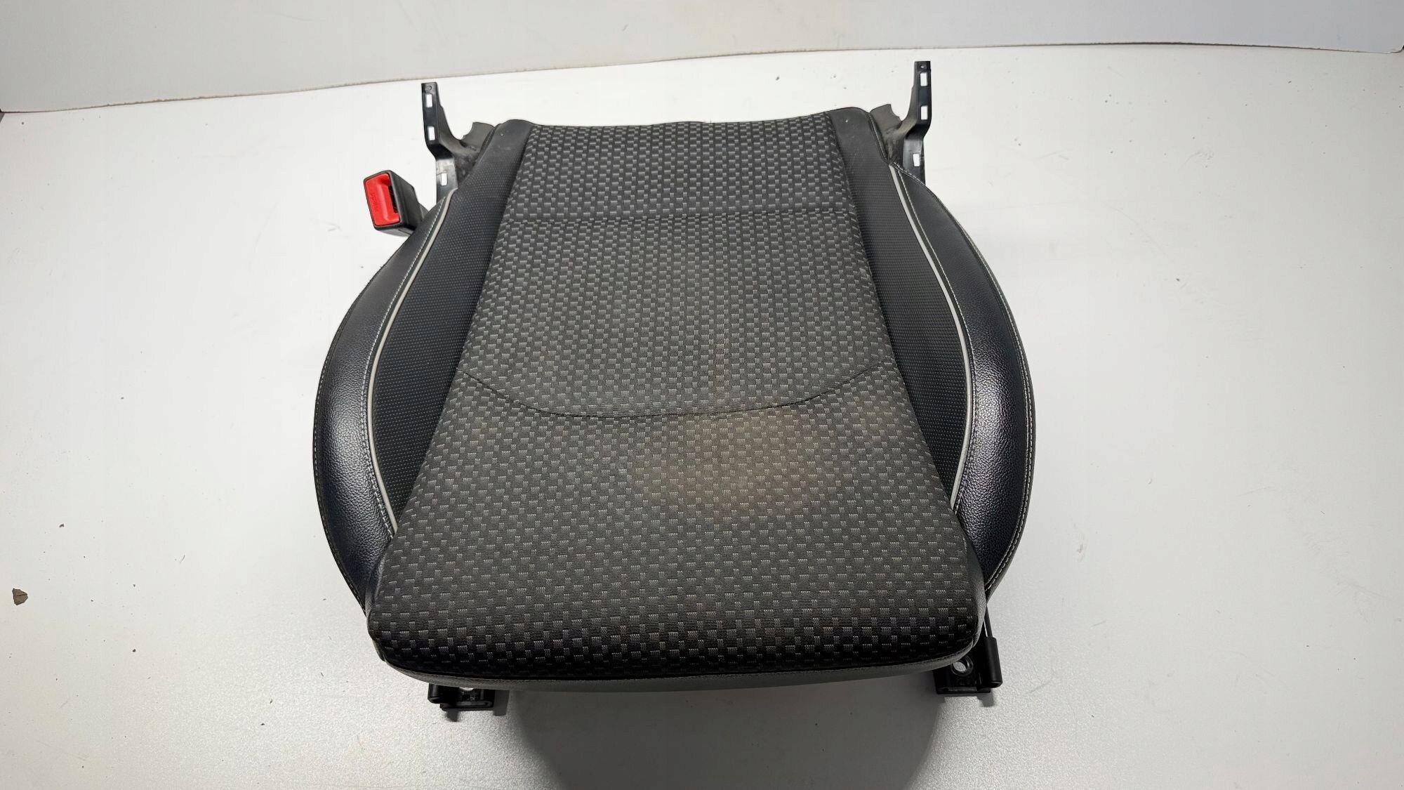 SIEDZISKO SITZ links KIA CEED III 2017- Leder-MATERIAL
