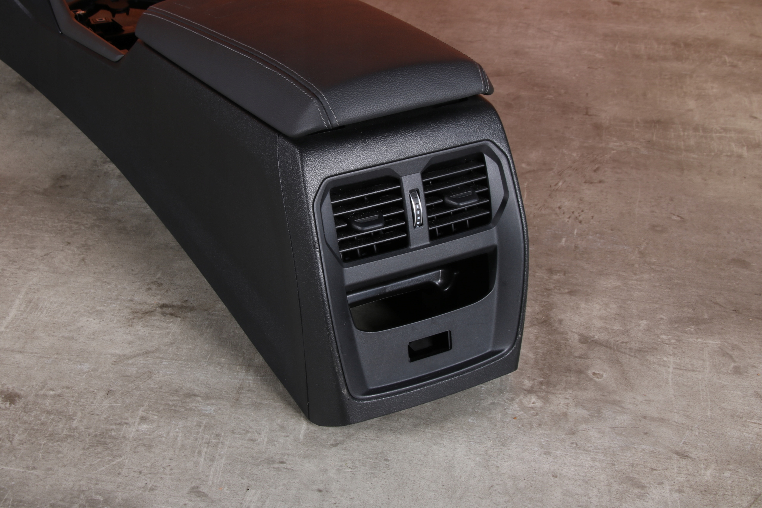 BMW G42 TUNEL central console armrest VERNASCA DARK GRAPHITE EUROPA