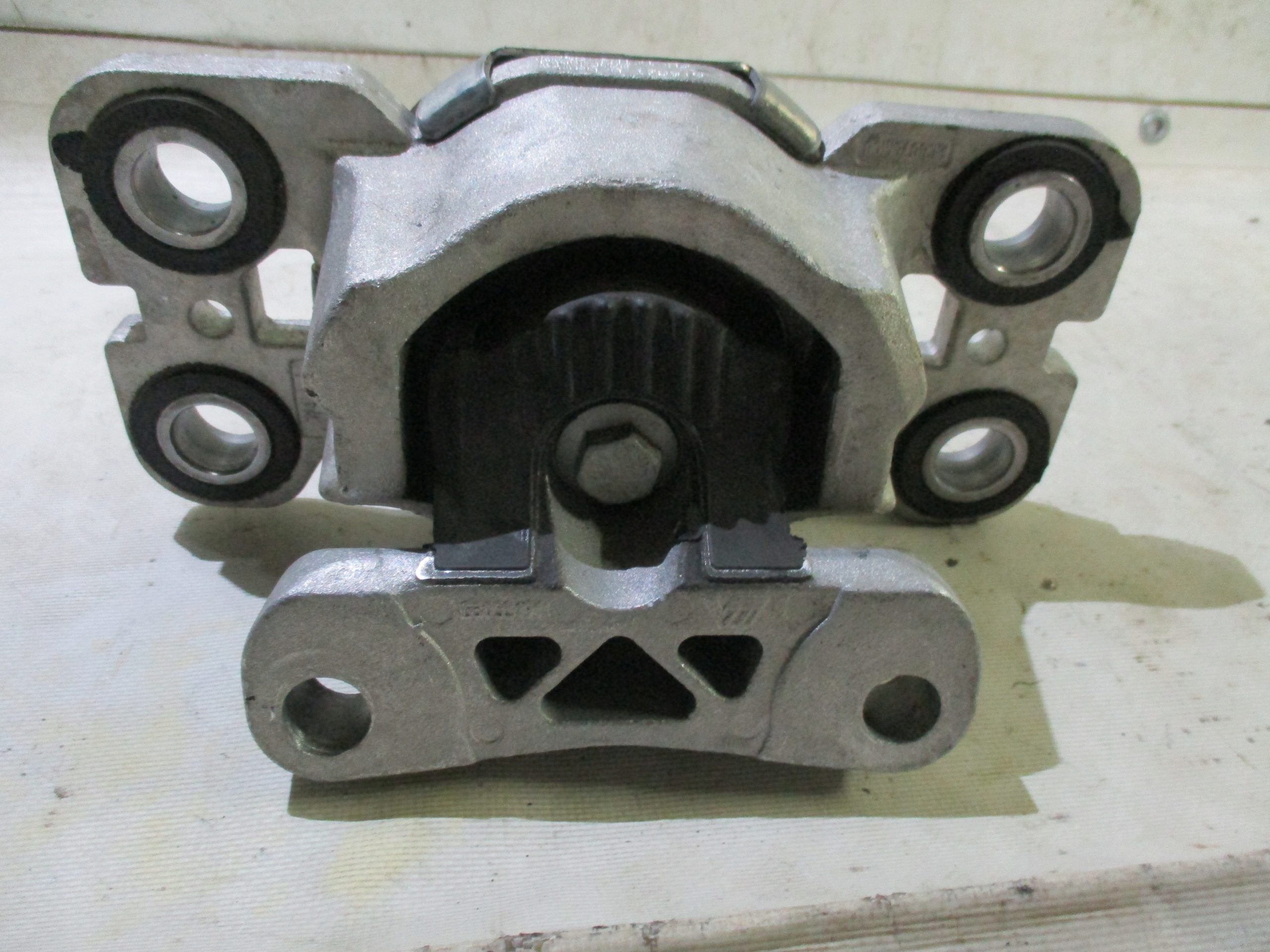 engine mount Land Rover EVOQUE 2,0 EJ32-7M121AD