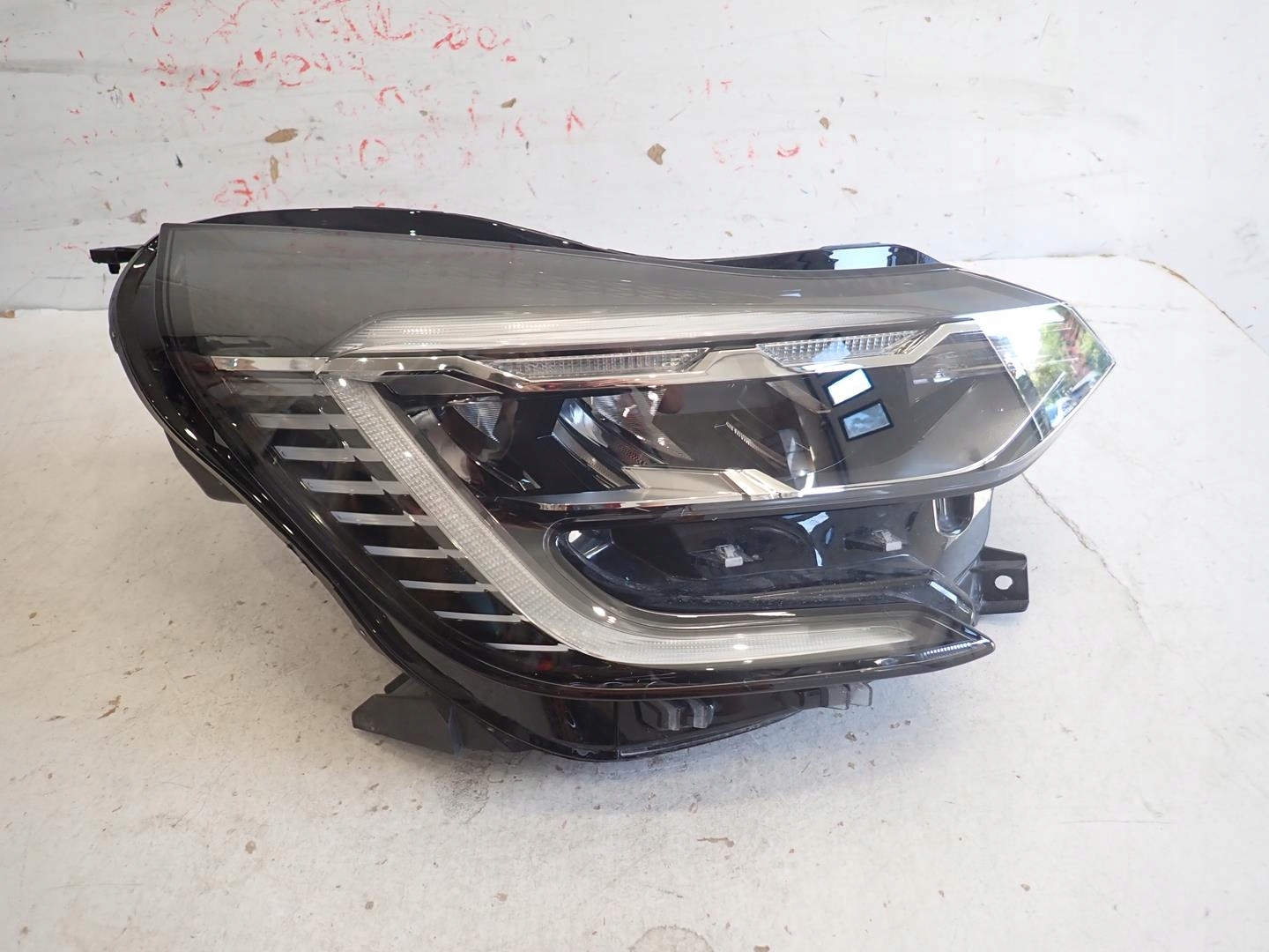 light front front right RENAULT CAPTUR II 2019- FULL LED 260108850