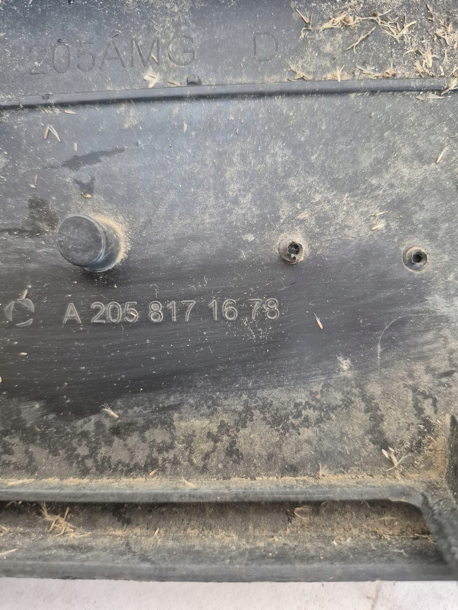 MERCEDES C-KLASA W205 frame pad below TABLICE registration A2058171678