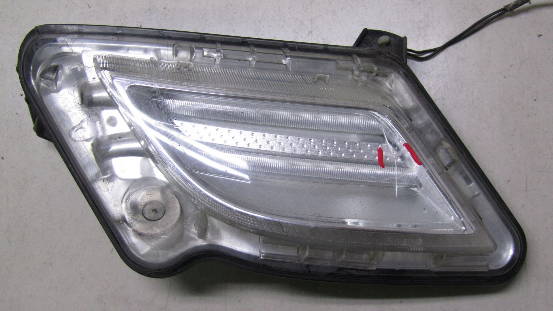 025/025 - VOLVO V60 S60 II Галогенні лівий DRL LED 10-13 25