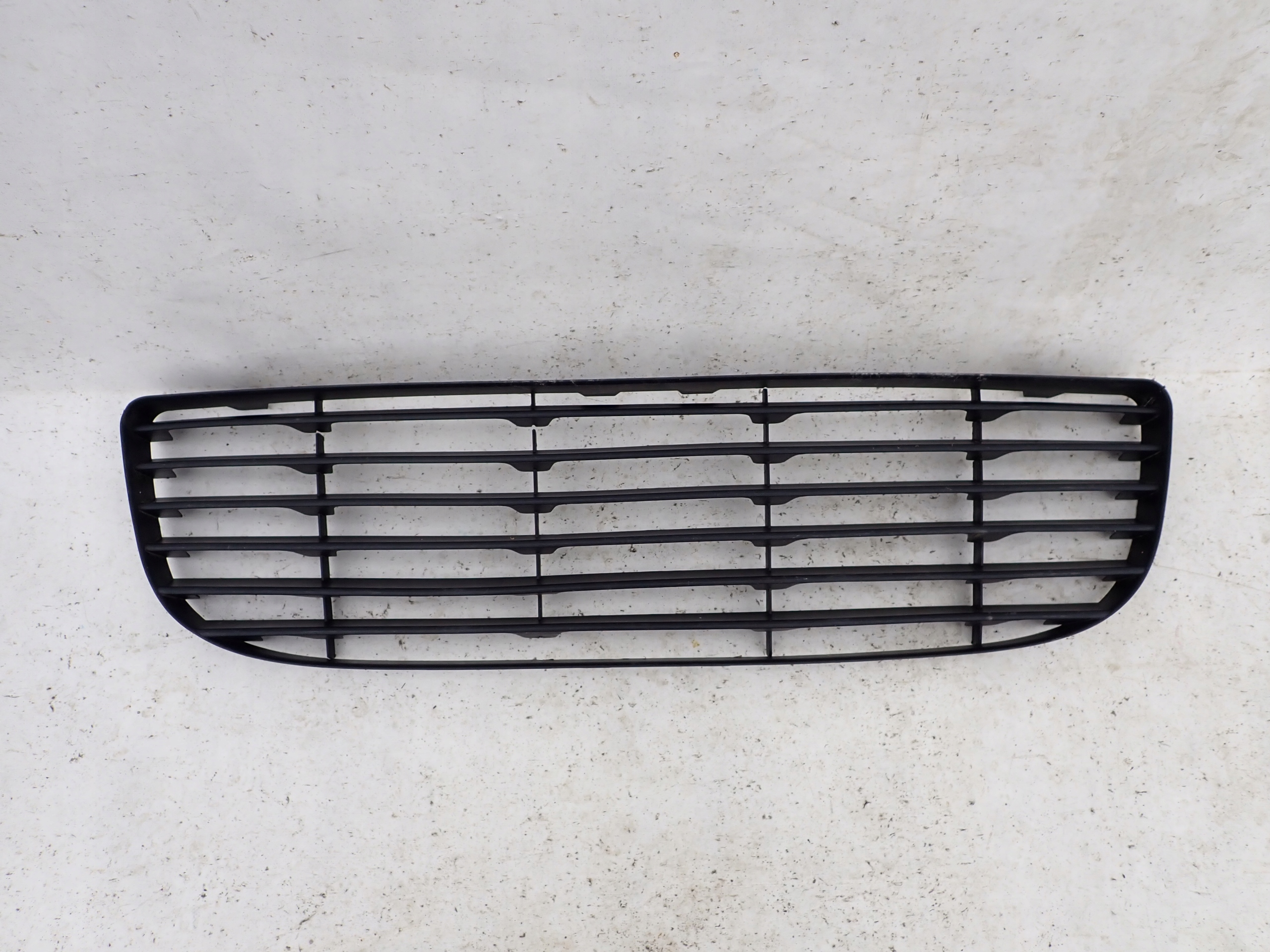 PORSCHE CAYENNE 7L TURBO 02- grid of a bumper front