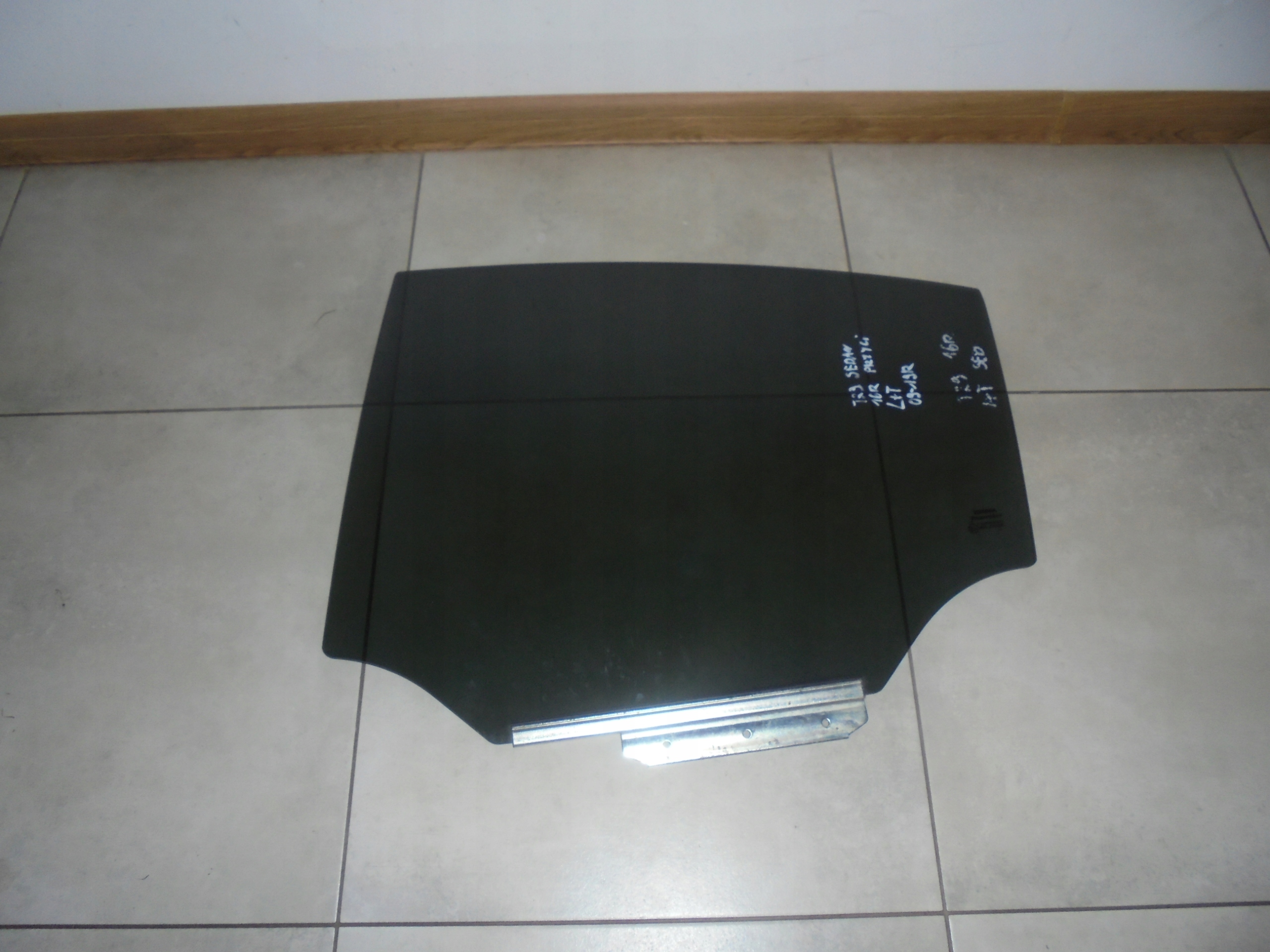 43R-011595 - Стекло левое заднее TOYOTA AVENSIS T29 седан 2016