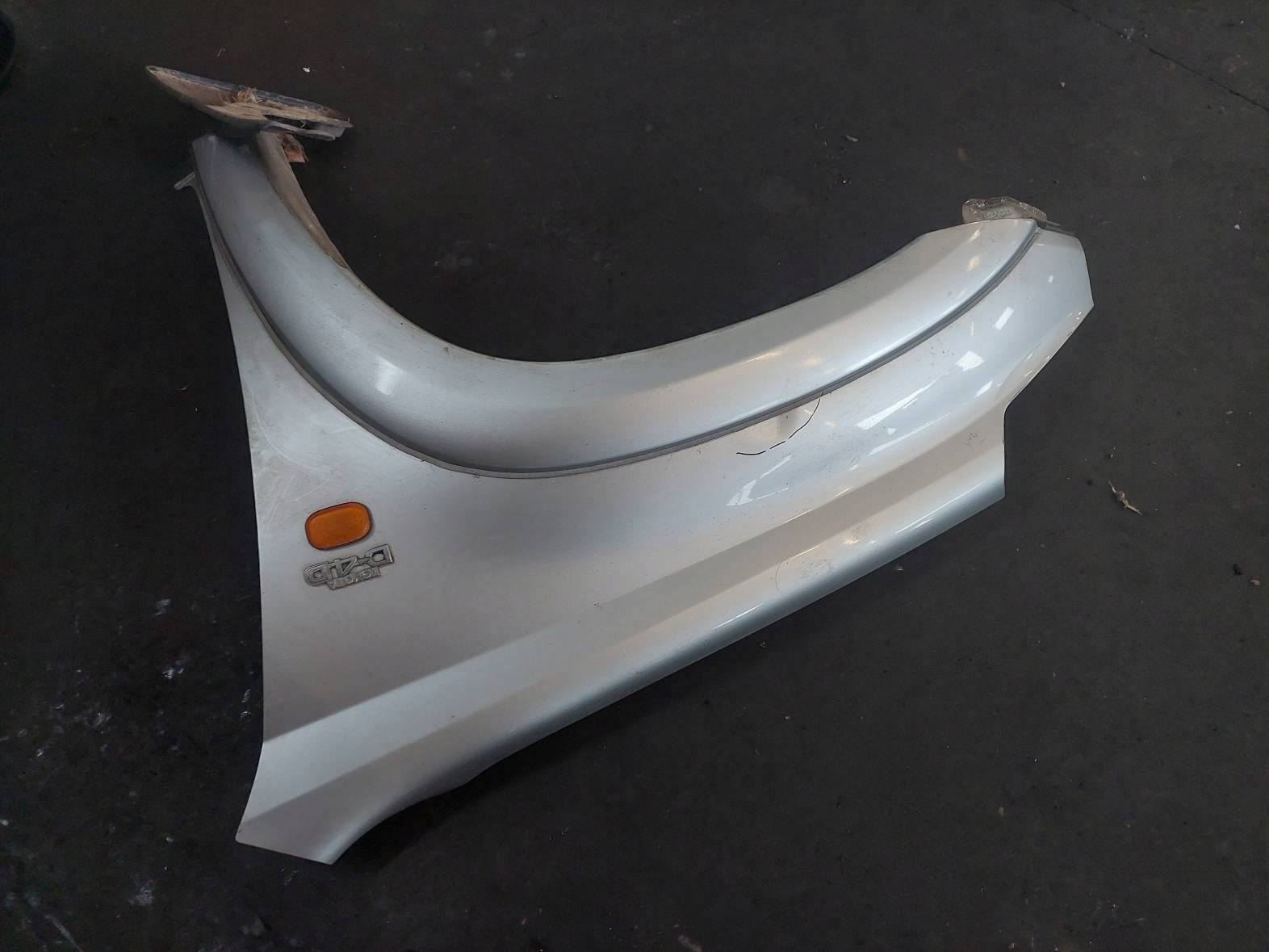 fender left front + light left front + tension belt upper sider TOYOTA RAV4 II 1D4