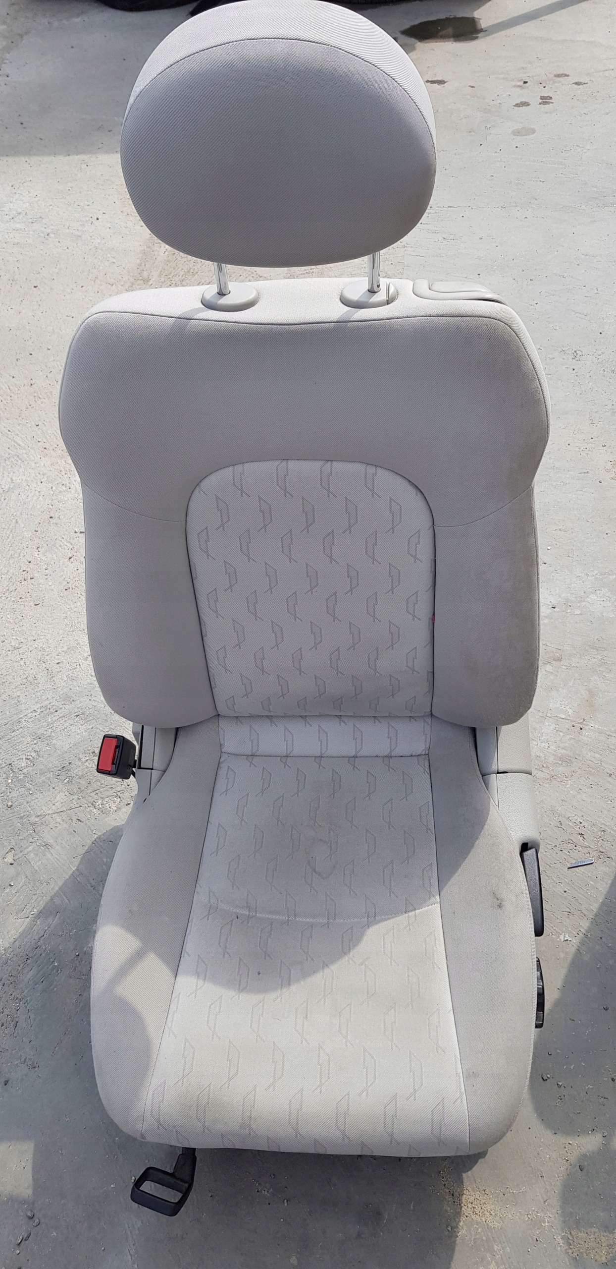 MERCEDES W203 SPORT COUPE FOTEL PRZÓD PRAWY Jakość części (zgodnie z GVO) O - oryginał z logo producenta pojazdu (OE)