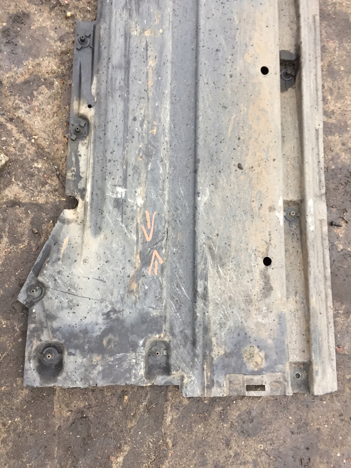 AUDI A4 B8 A5 Blende Abdeckung abdeckung des Bodens Unterfahrschutz links