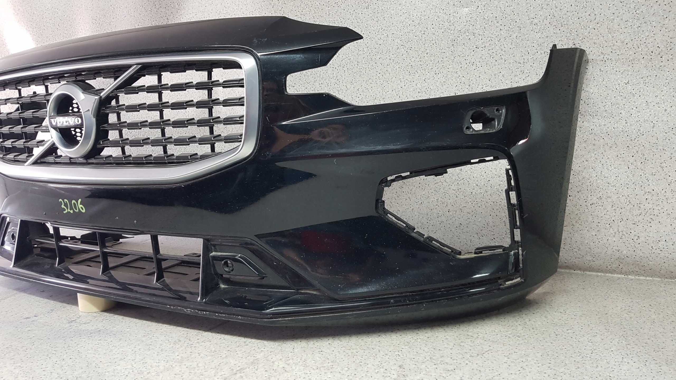 VOLVO S60 V 60 R design 2018 - bumper front 3206