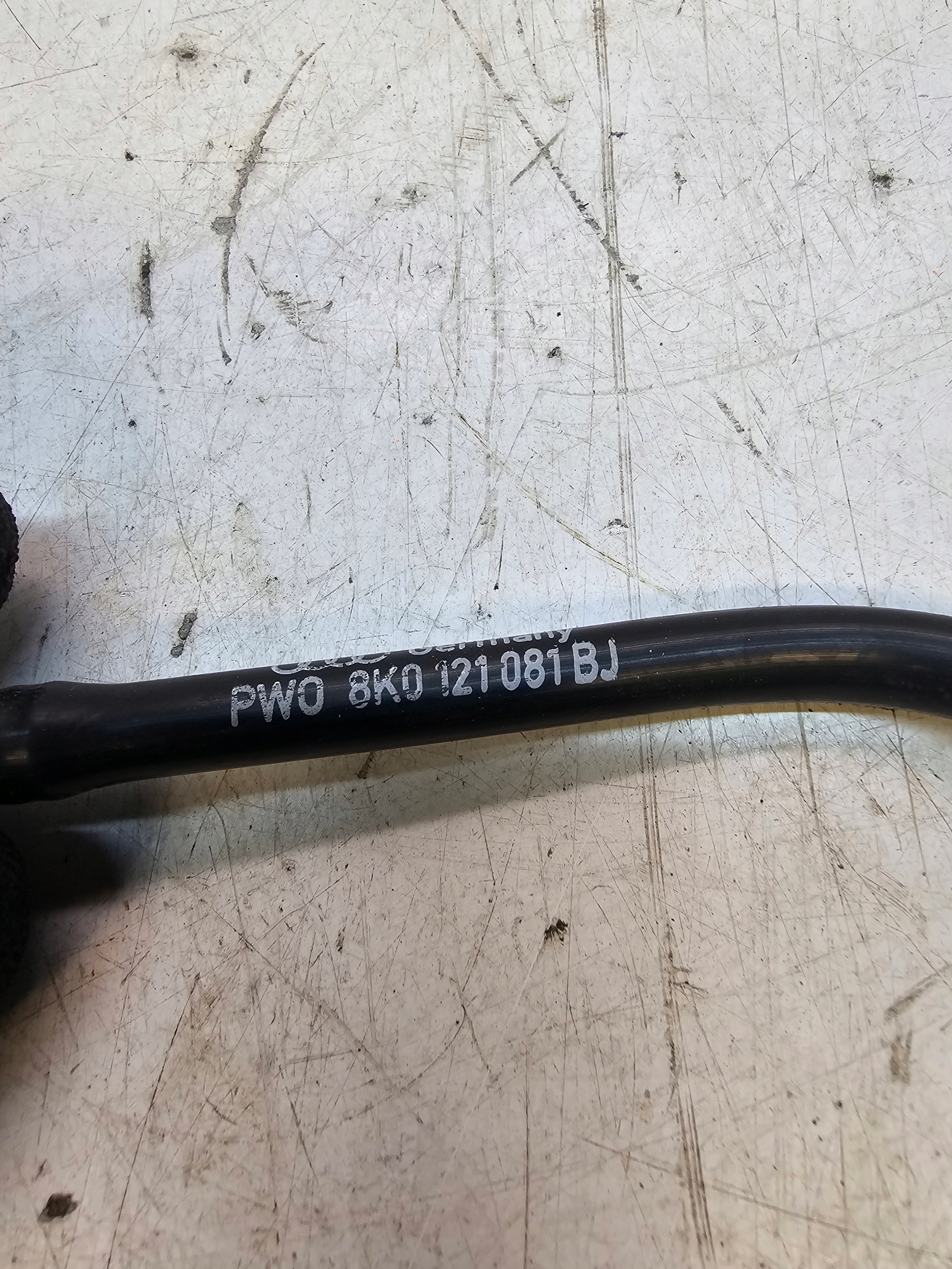 prijenos cijevčica vode AUDI A4 B8 A5 Q5 8K0121081BJ