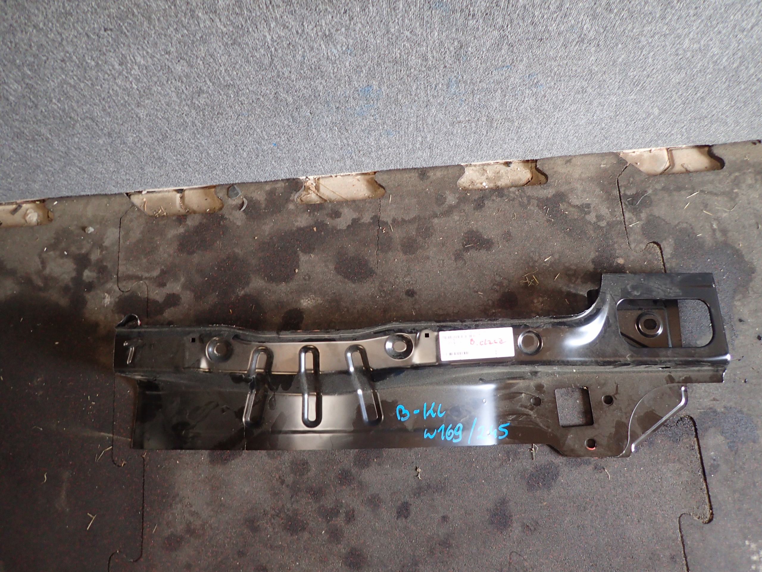 A1696400871 - Ремень задний MERCEDES W169 W245 A B класс