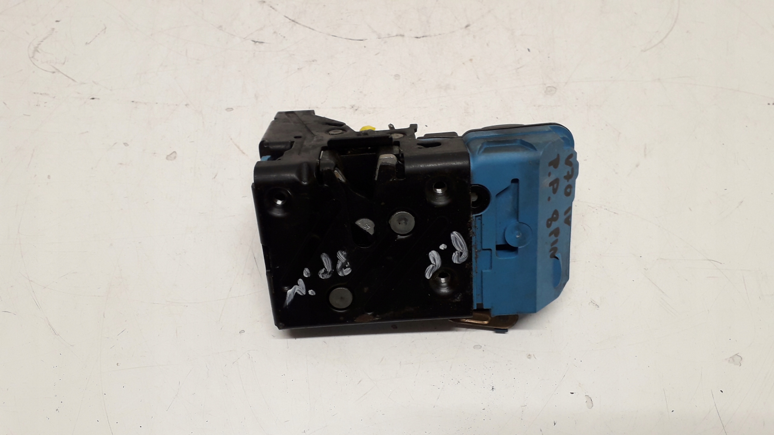 VOLVO S60 S80 V70 XC70 XC90 ZAMEK PRAWY PRZEDNI 8 PIN 30663042