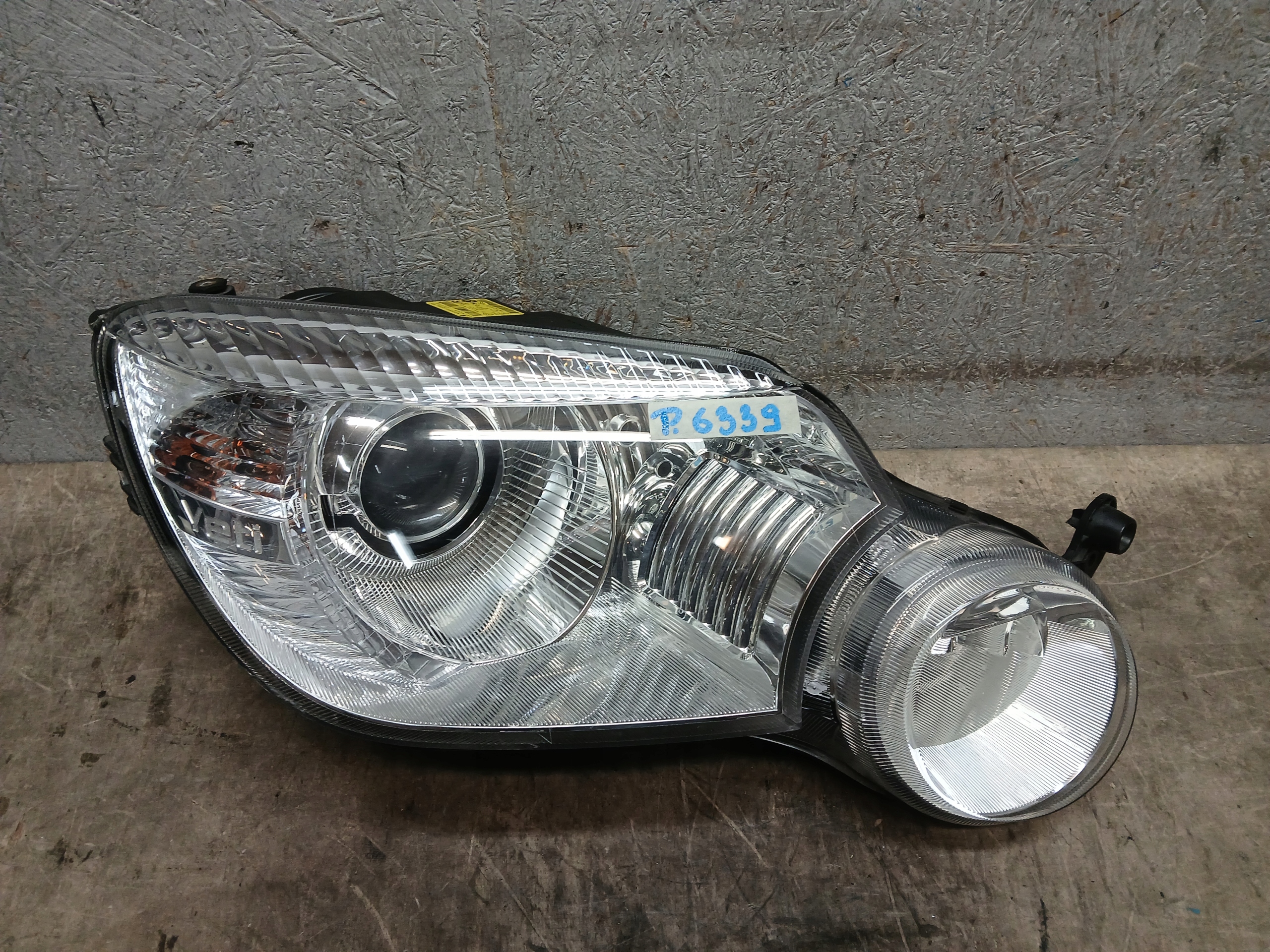 light front right SKODA YETI XENON 5L1941016B